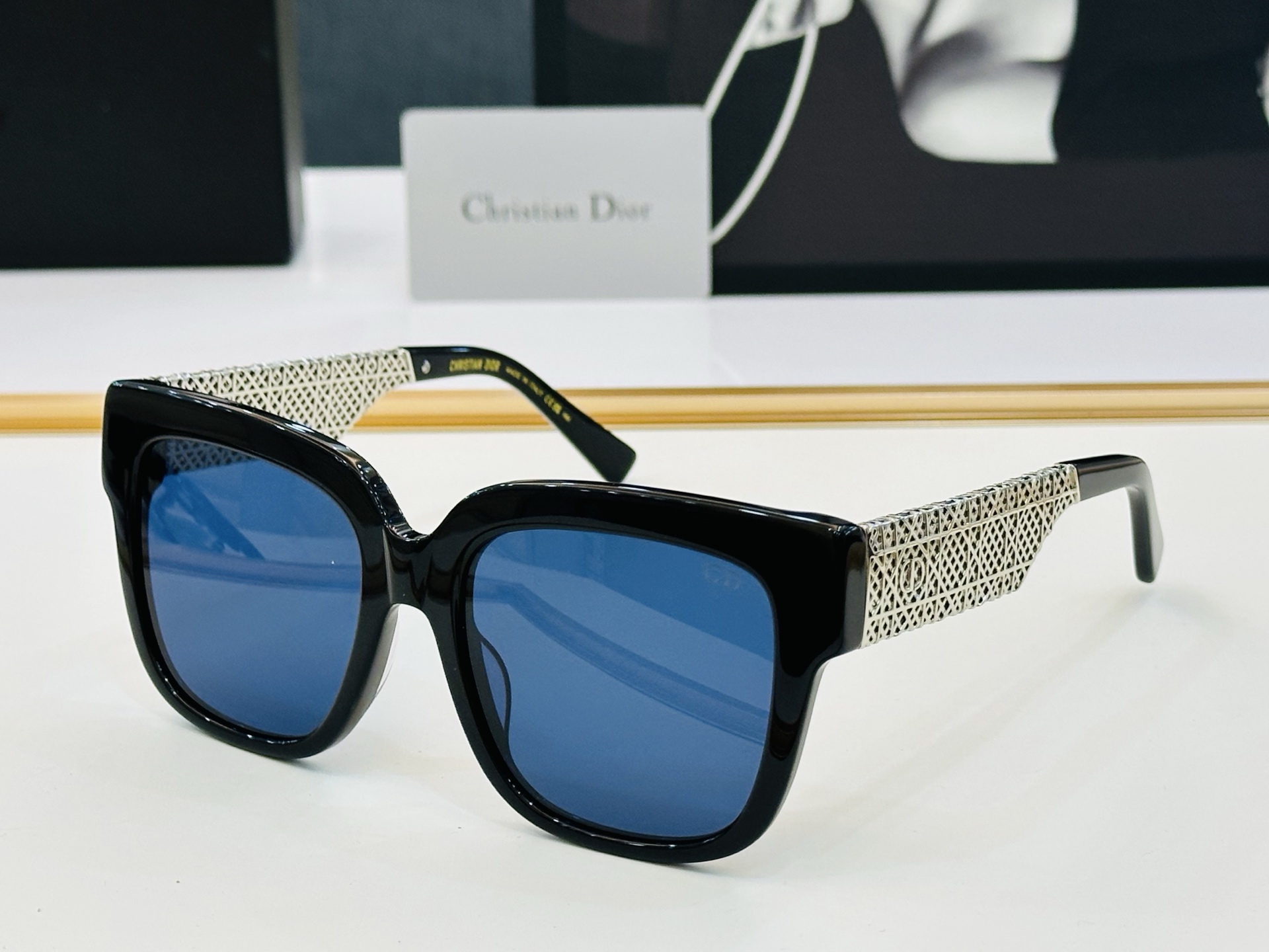 🔻🔻🔻DIO* 迪家 S1F Size：55口19-142  春夏款墨镜 😎🔆 b搭配镜腿精致 质量上佳