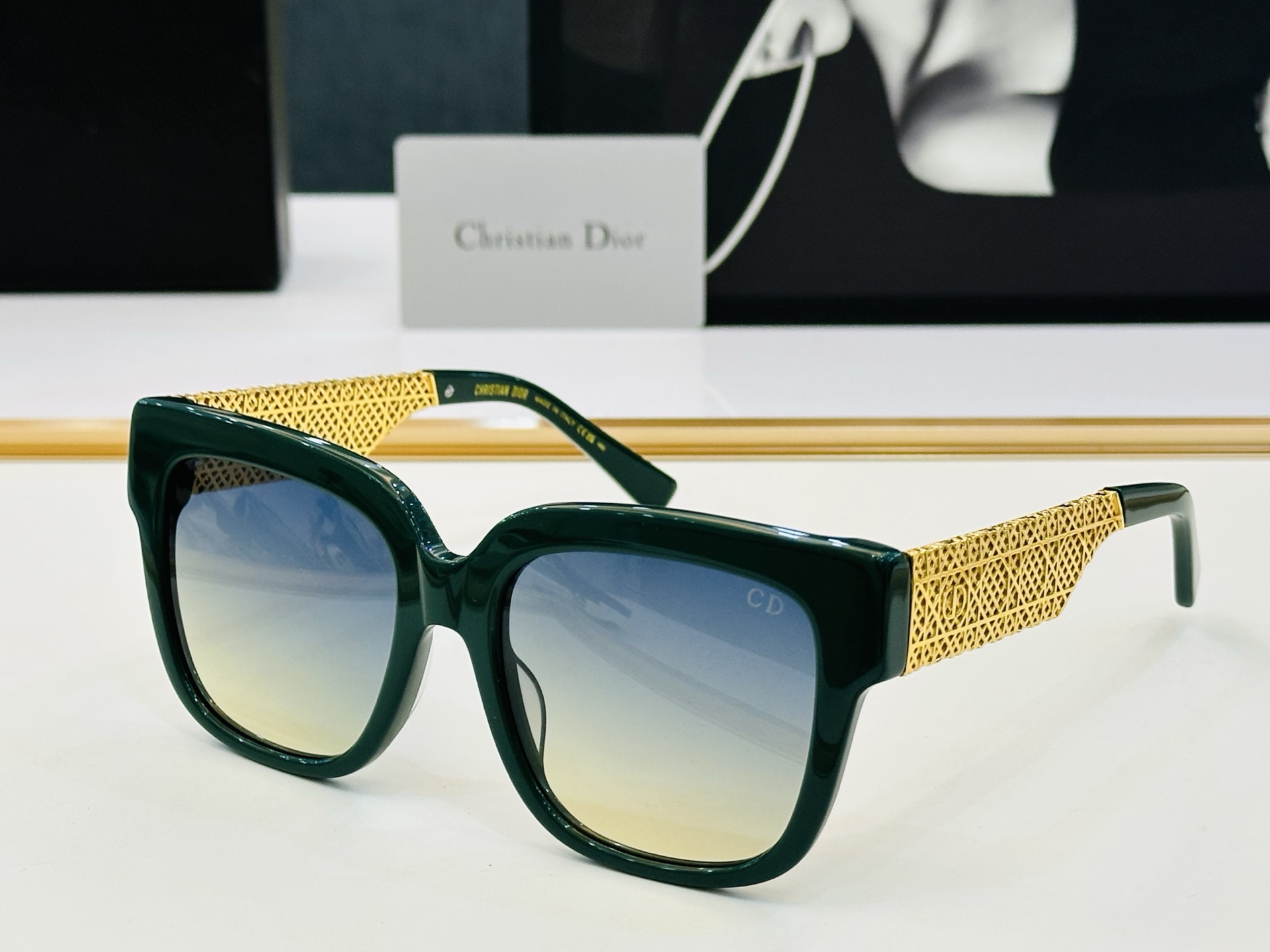 🔻🔻🔻DIO* 迪家 S1F Size：55口19-142  春夏款墨镜 😎🔆 b搭配镜腿精致 质量上佳