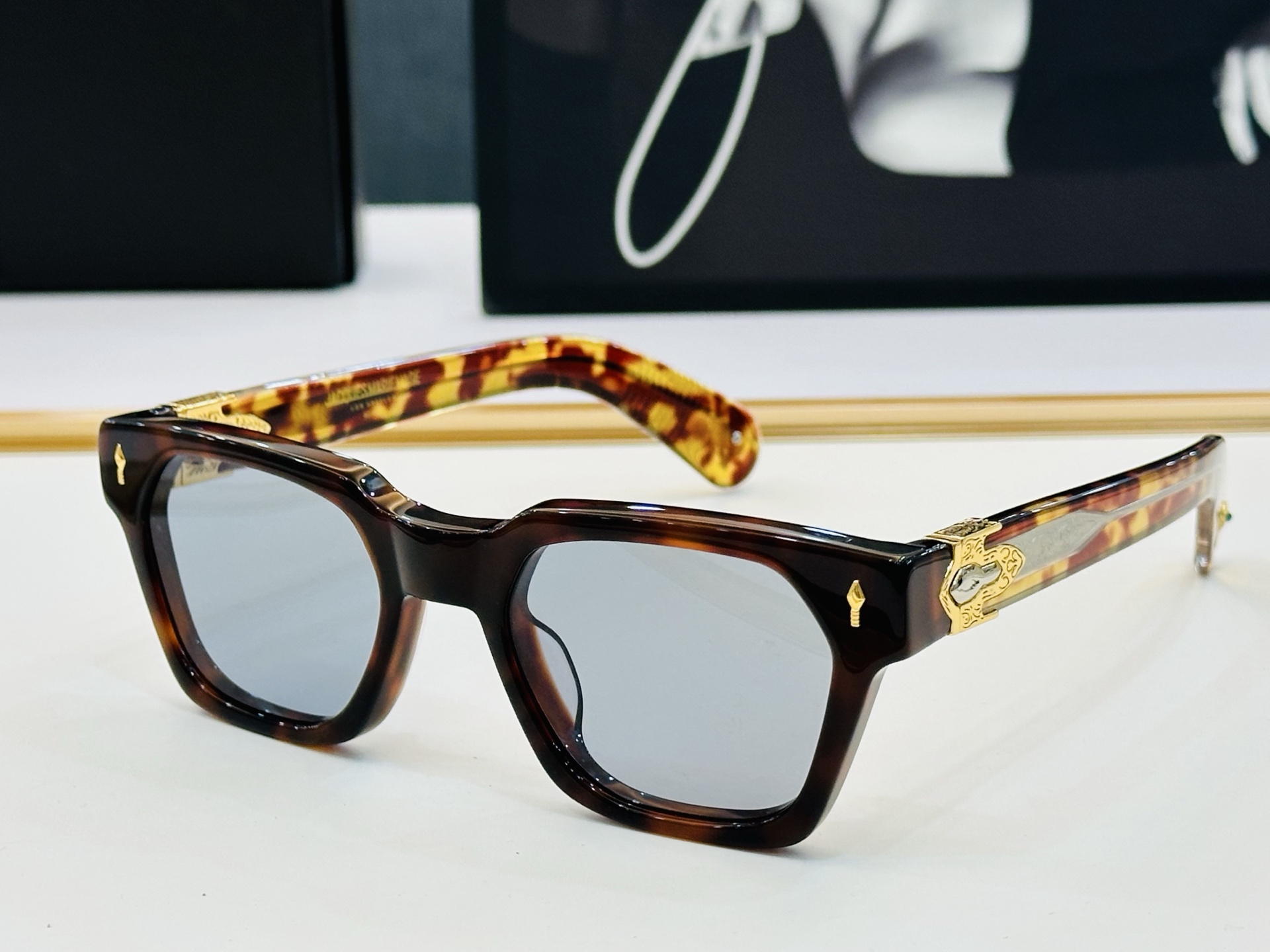 JACQUES MARIE DATTON 日本手工眼镜 镜框採用上板材打造出  SIZE：52口22-1