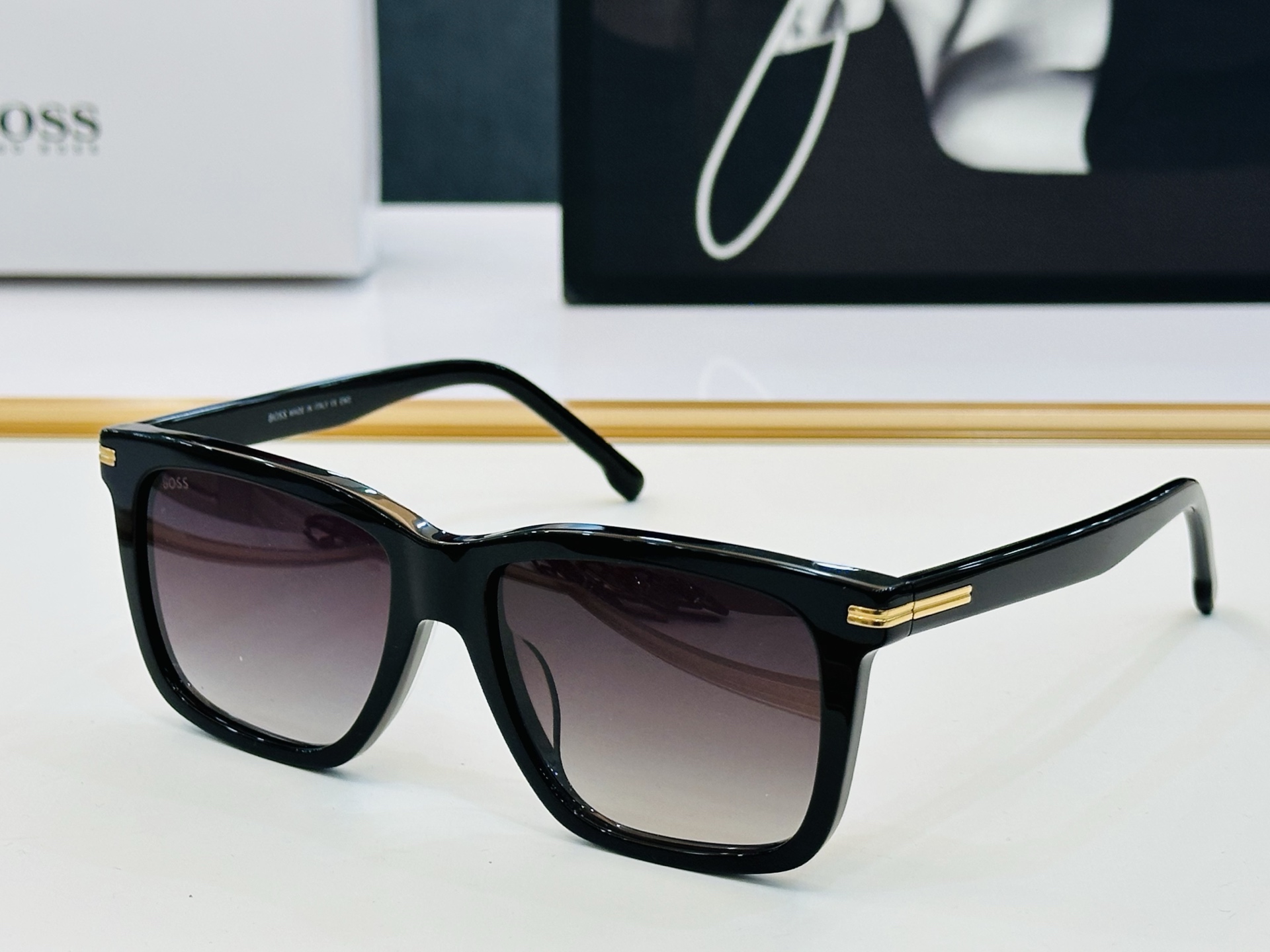 🆕 BOSS 1598/S Size：55口17-140 🕶🕶💋💋👣👣  高品质 不挑脸 经典不过时框型