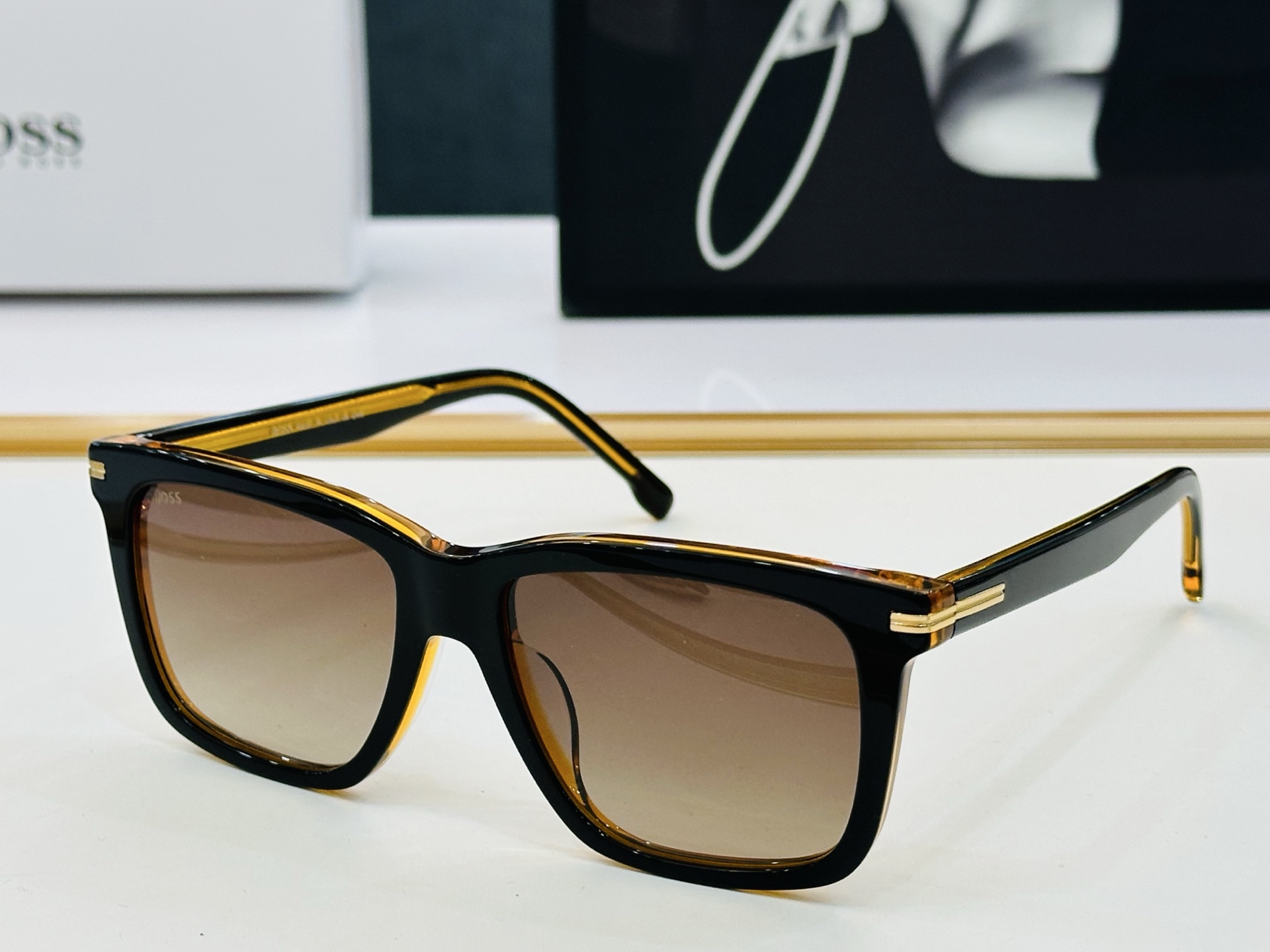 🆕 BOSS 1598/S Size：55口17-140 🕶🕶💋💋👣👣  高品质 不挑脸 经典不过时框型
