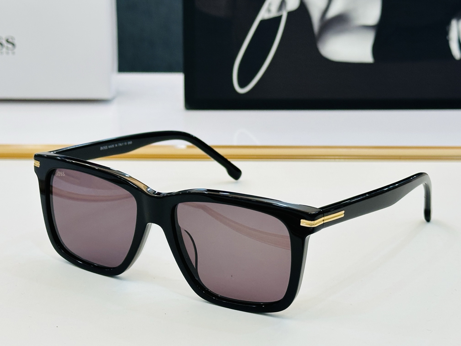 🆕 BOSS 1598/S Size：55口17-140 🕶🕶💋💋👣👣  高品质 不挑脸 经典不过时框型