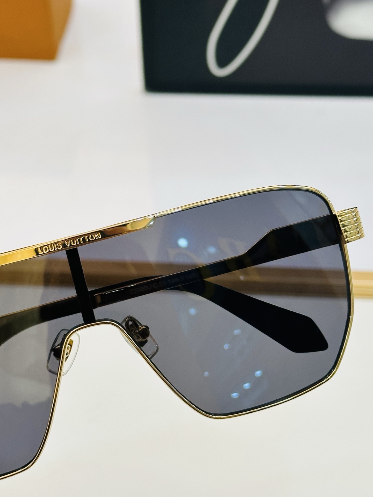 🆕🔺LOUIS VUITTO*🔻路易家 Z2080U 金属框架 方形款男款墨镜 size 148口3-1