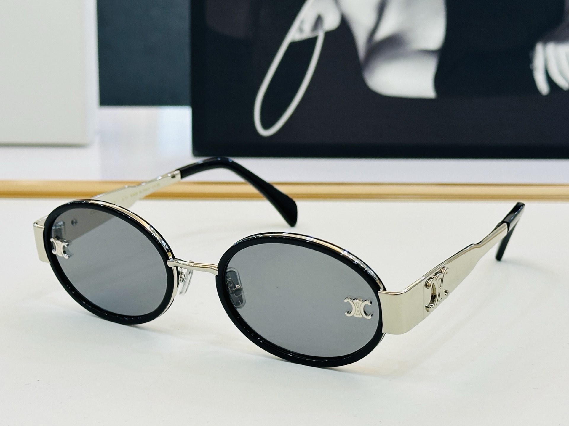 【CELINE】赛琳 CL1478LU Size：55口21-145    一直热销的款式 欧美风 X光