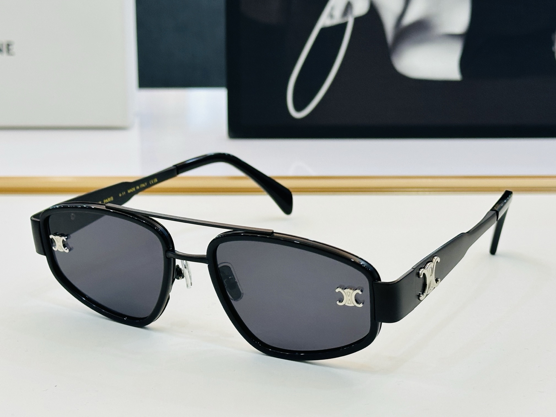 【CELINE】赛琳 CL1479LU Size：56口21-145  一直热销的款式 欧美风 X光泽度