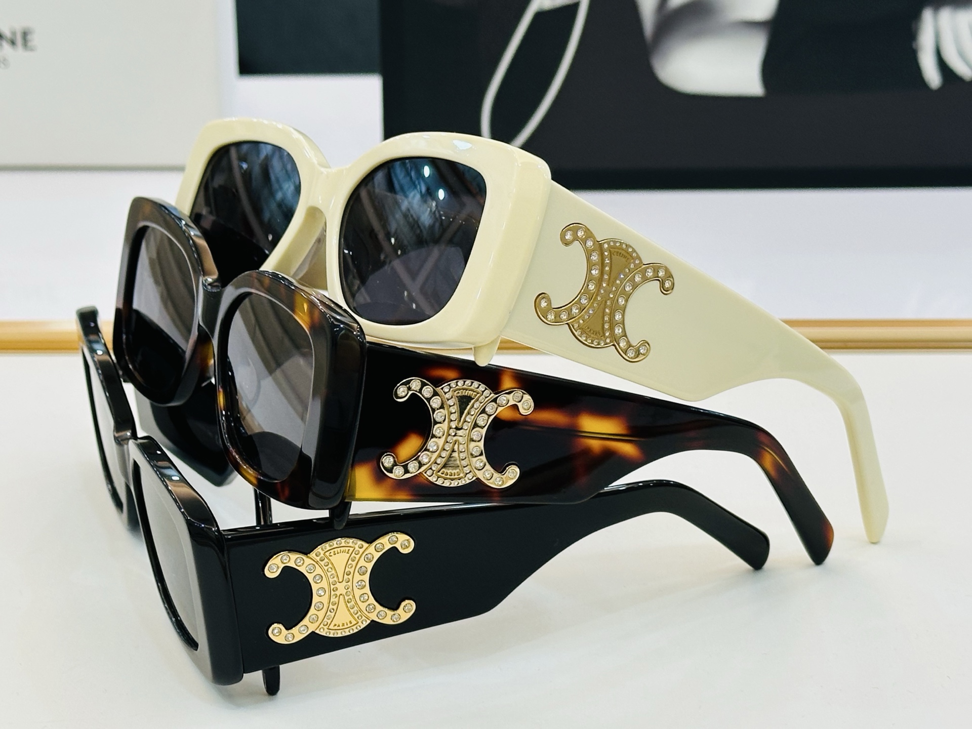 CELINE 赛琳 CL40288   Size：53口17-145 
凯旋门镜腿墨镜高版本 高品质板材