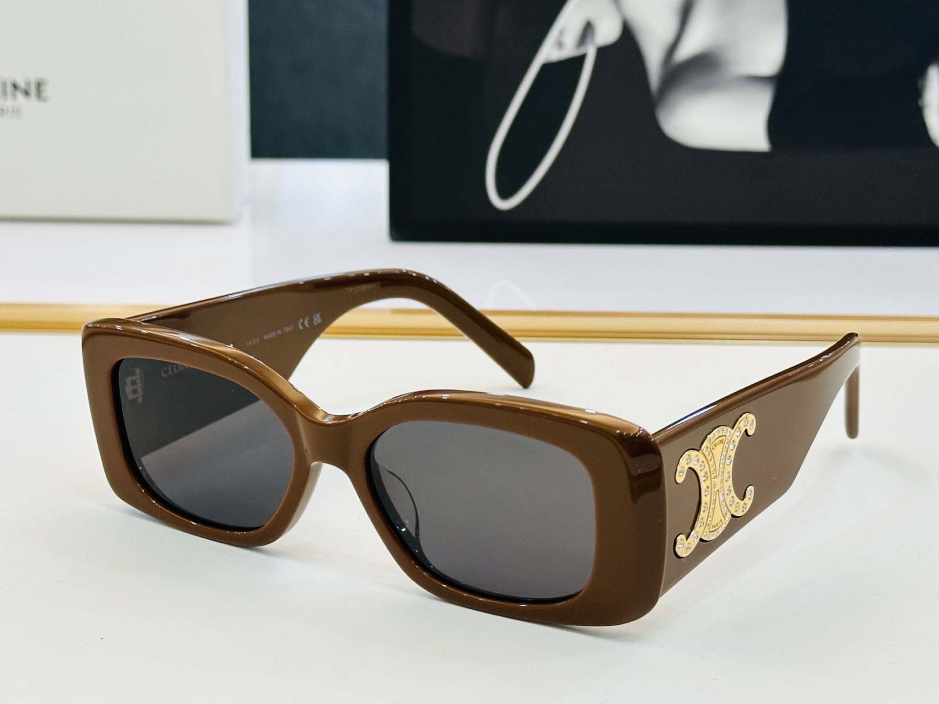 CELINE 赛琳 CL40288   Size：53口17-145 
凯旋门镜腿墨镜高版本 高品质板材