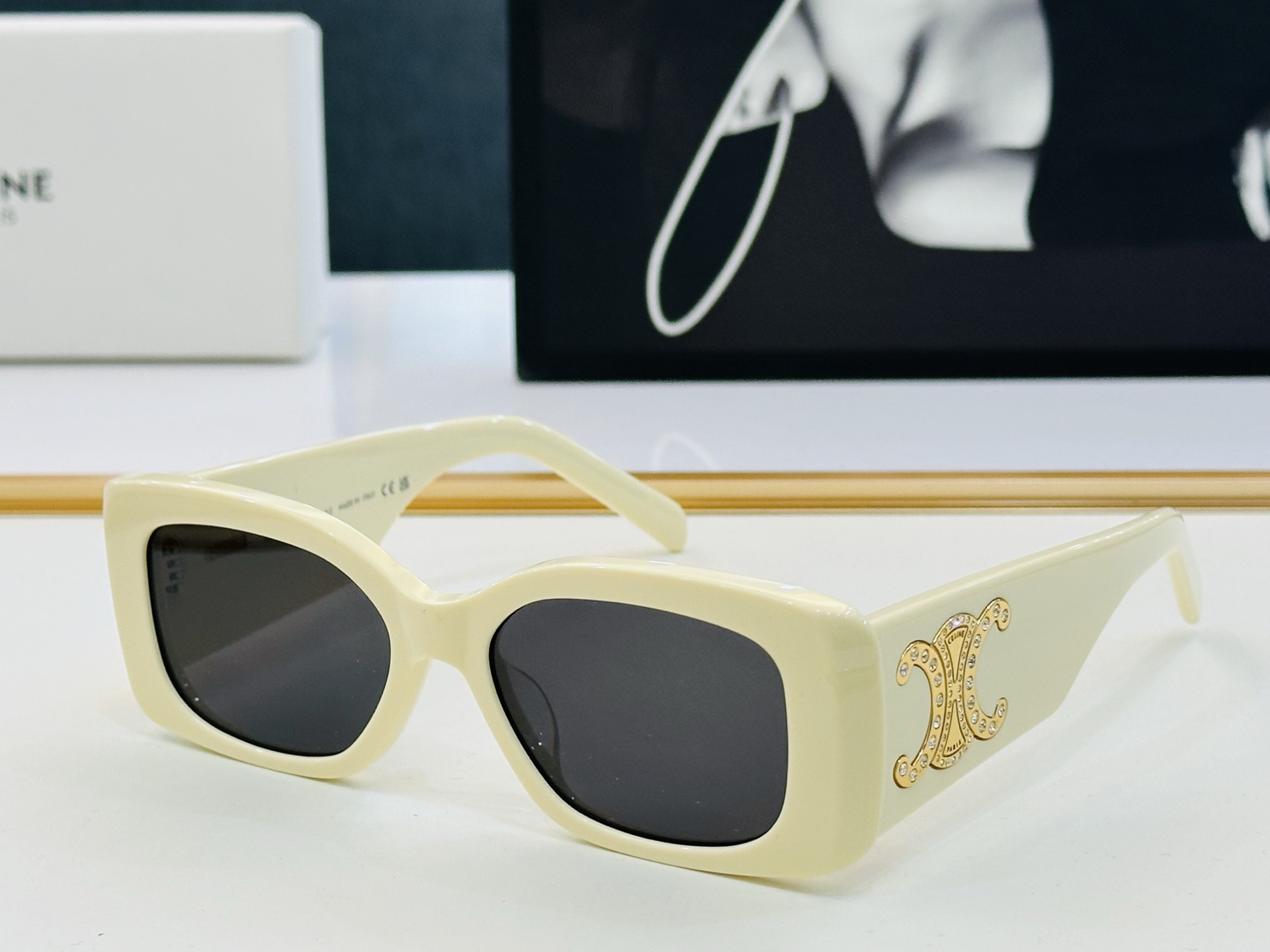 CELINE 赛琳 CL40288   Size：53口17-145 
凯旋门镜腿墨镜高版本 高品质板材