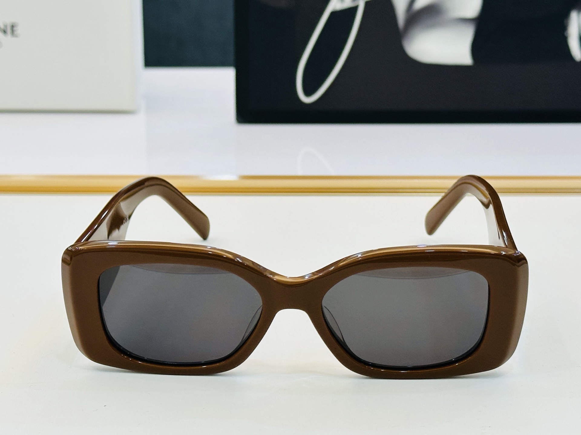 CELINE 赛琳 CL40288   Size：53口17-145 
凯旋门镜腿墨镜高版本 高品质板材
