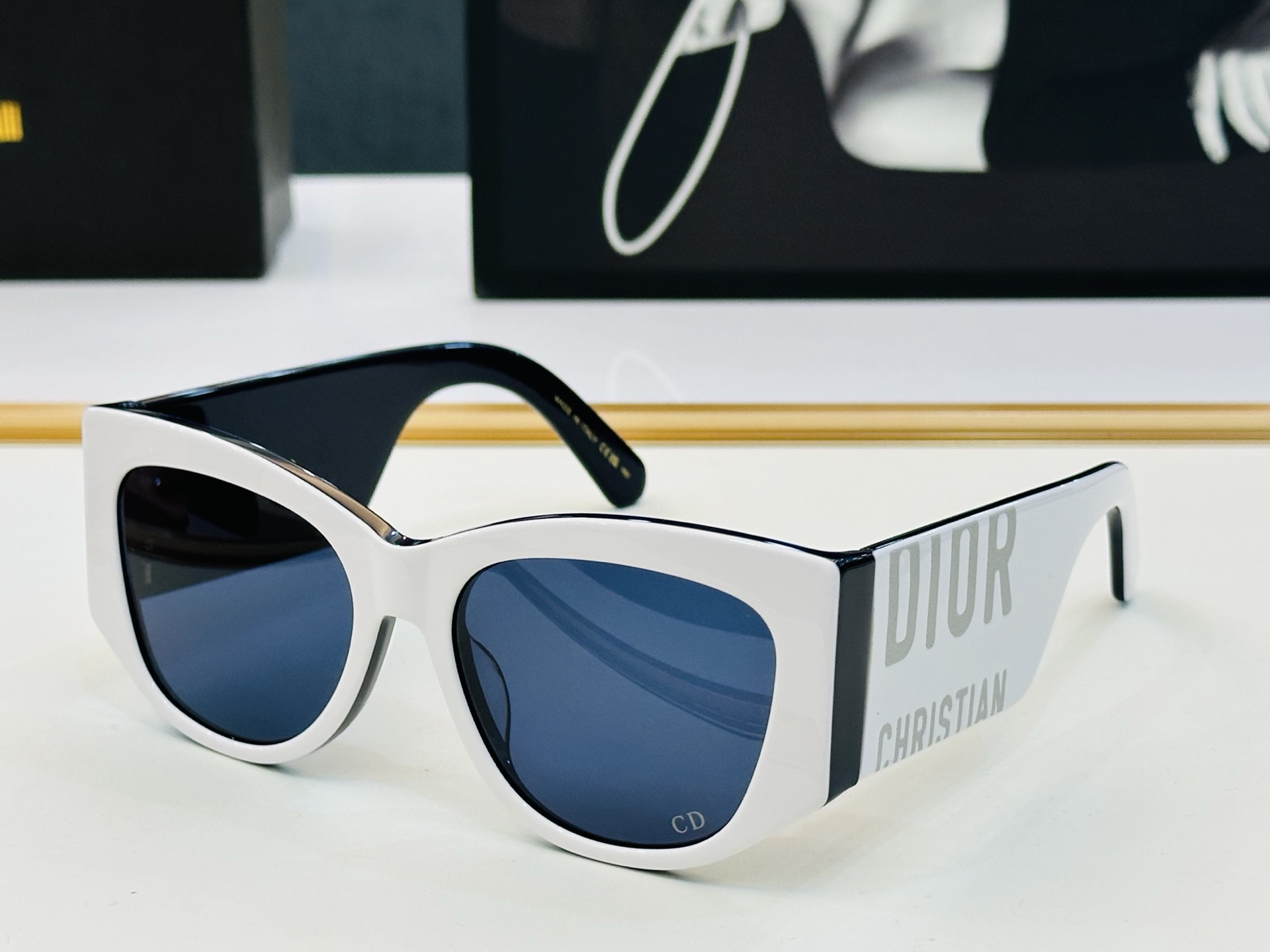 🔻🔻🔻DIO* 迪家 S1I Size：56口18-145   春夏款墨镜 😎🔆 b搭配镜腿精致 质量上