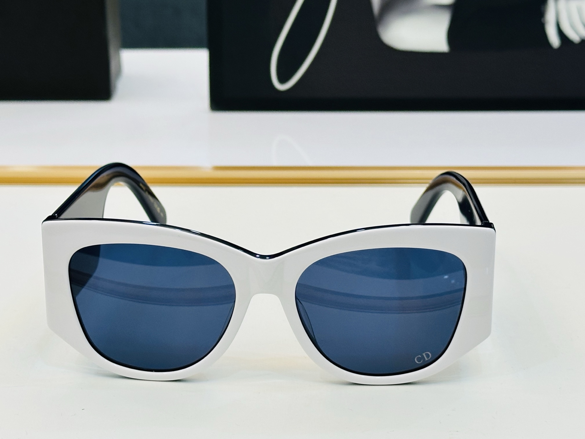 🔻🔻🔻DIO* 迪家 S1I Size：56口18-145   春夏款墨镜 😎🔆 b搭配镜腿精致 质量上