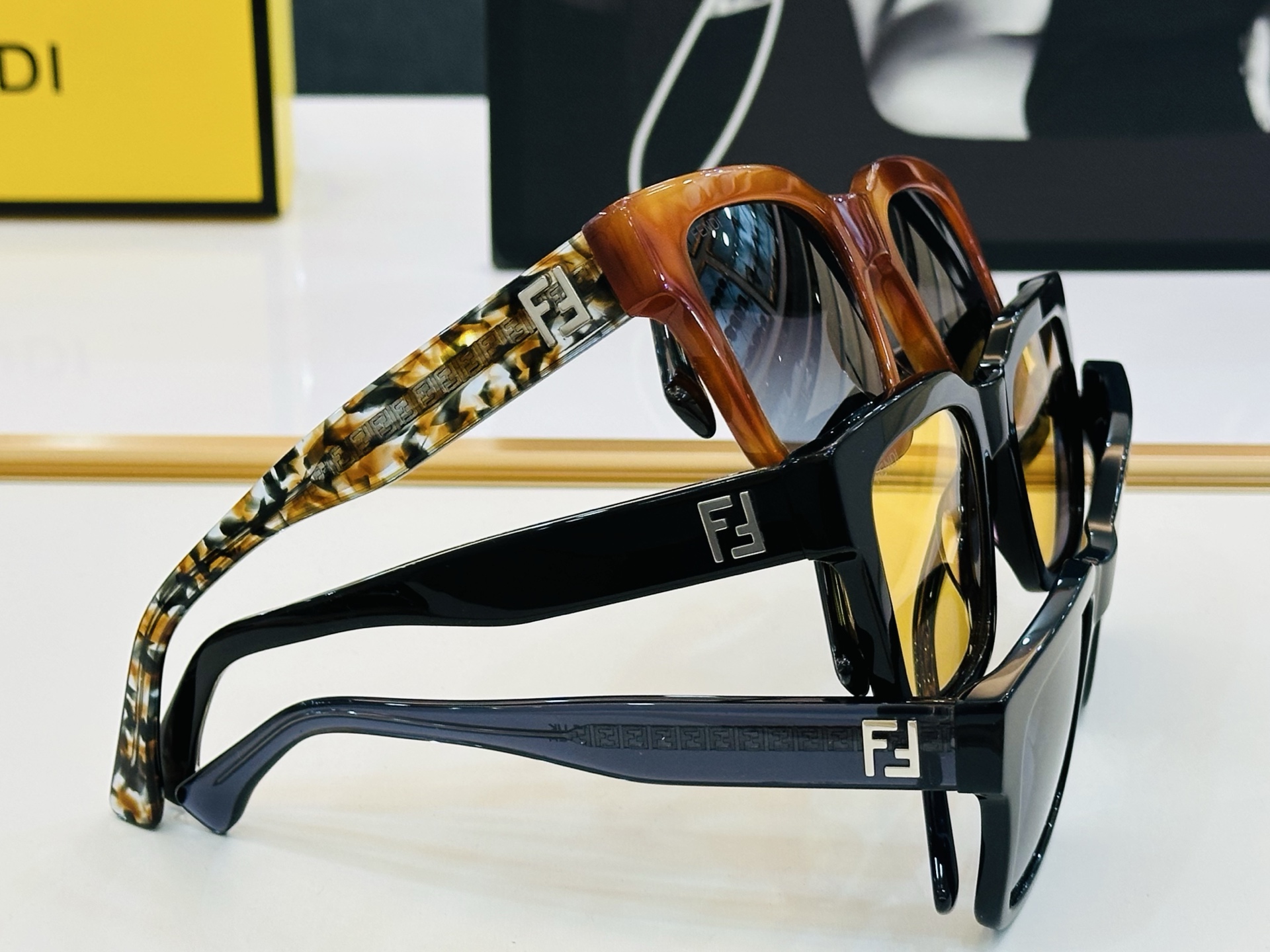 FEND* 芬家 FF0053 Size：51口22-145 👍👍标新立异 👄👄L适合各种脸型 