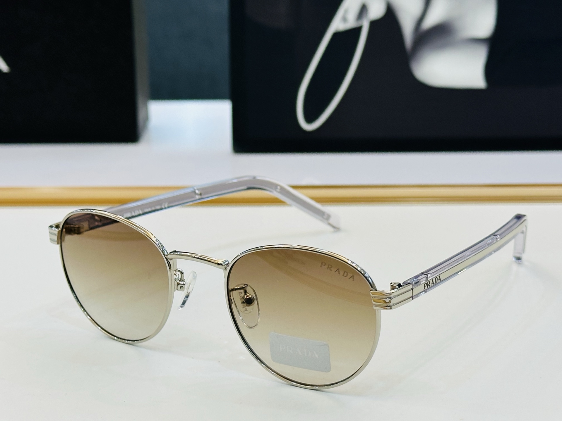🔺PRAD*🔻普家 PRB52S  Size：49口21-145    眼镜系列堪称精湛制作 彰显独特个
