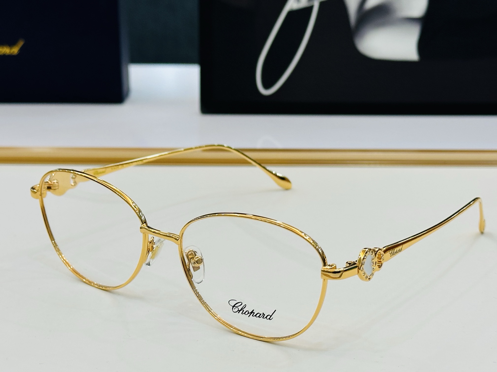 原版 ChoPard肖邦 MODEL VCHL34 Size：58口17-145 以现代时尚的设计风格 