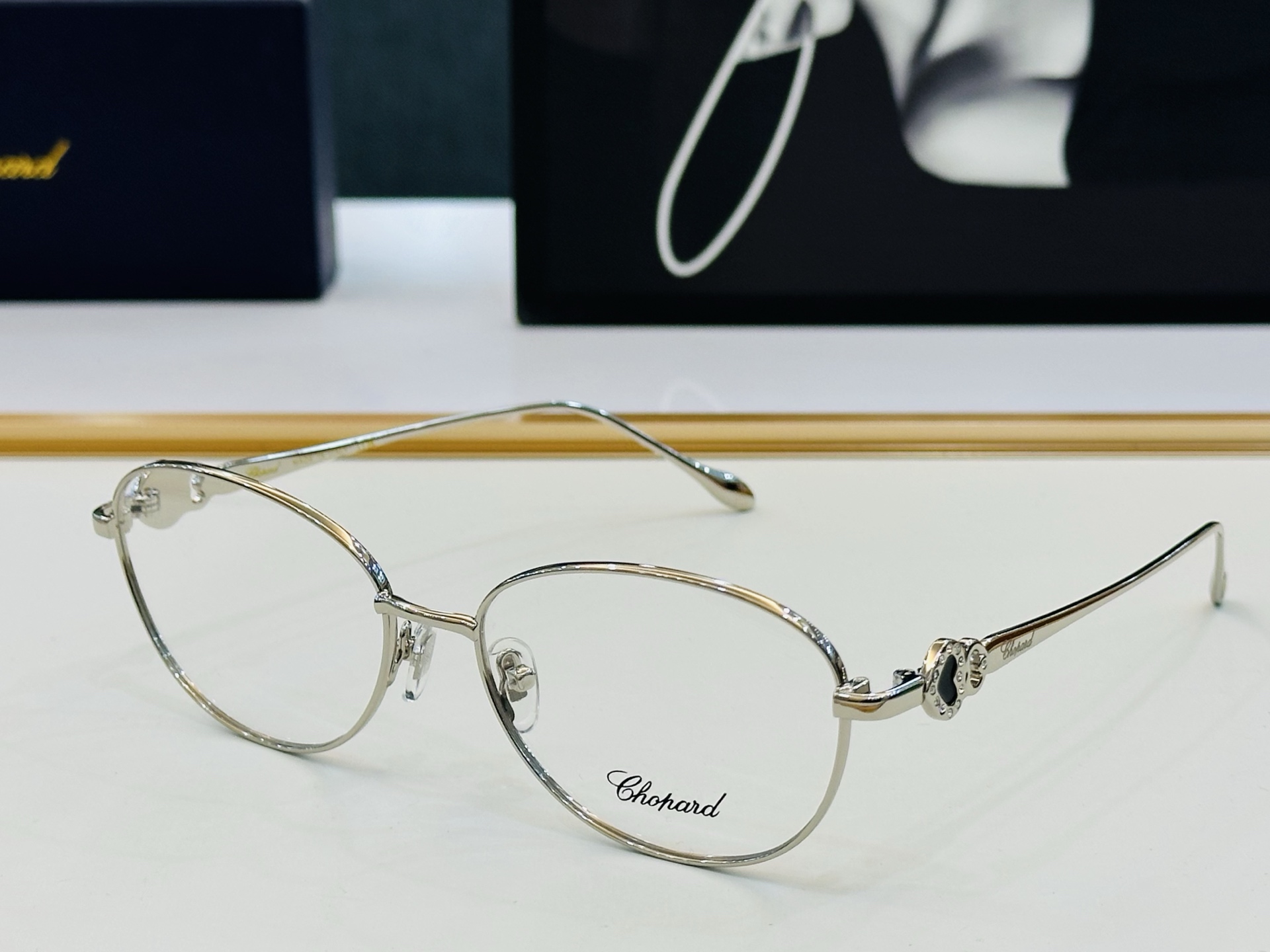 原版 ChoPard肖邦 MODEL VCHL34 Size：58口17-145 以现代时尚的设计风格 