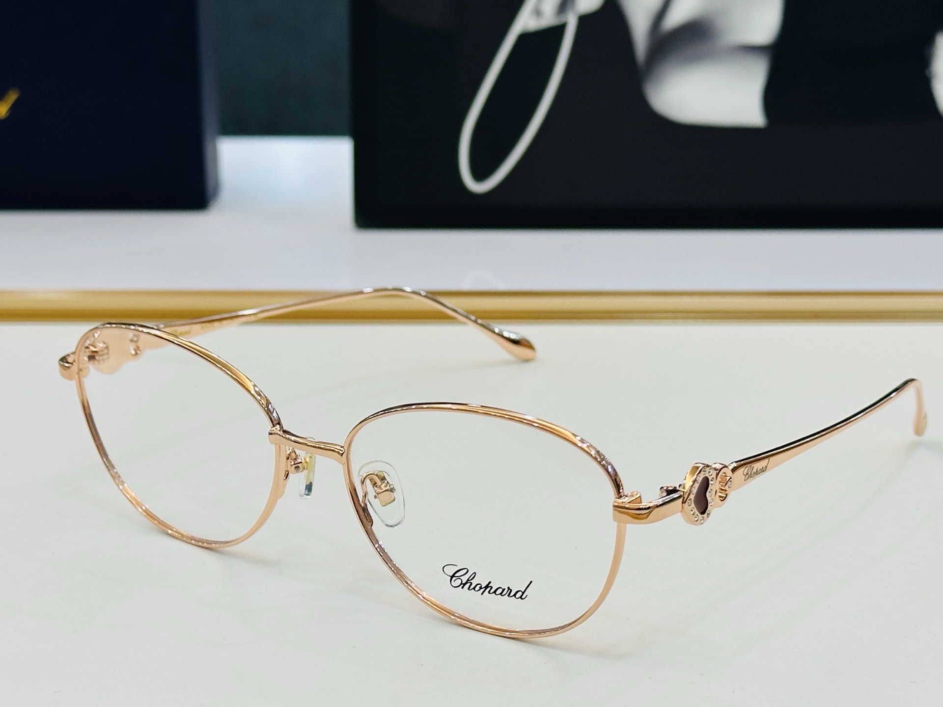 原版 ChoPard肖邦 MODEL VCHL34 Size：58口17-145 以现代时尚的设计风格 