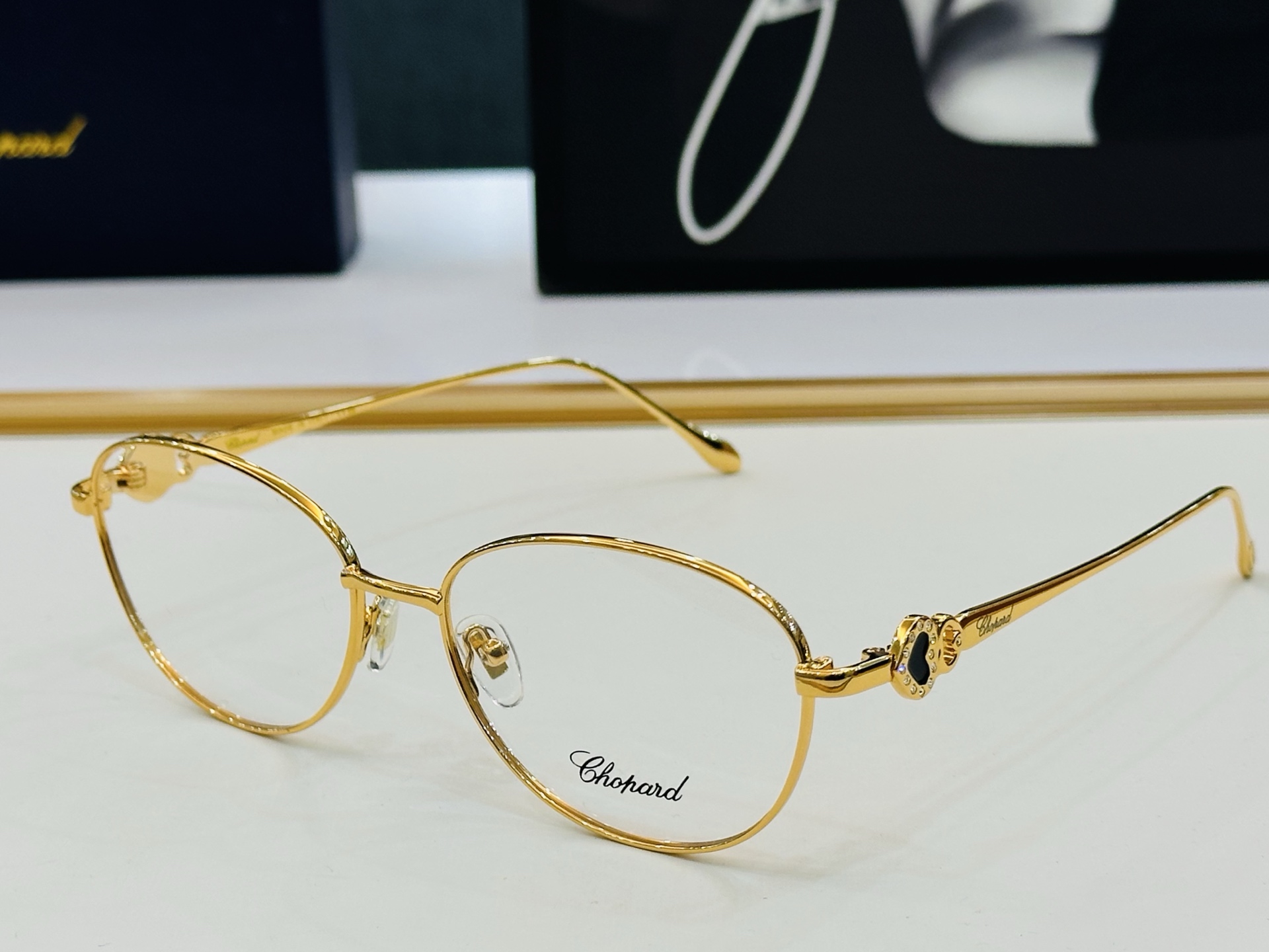 原版 ChoPard肖邦 MODEL VCHL34 Size：58口17-145 以现代时尚的设计风格 