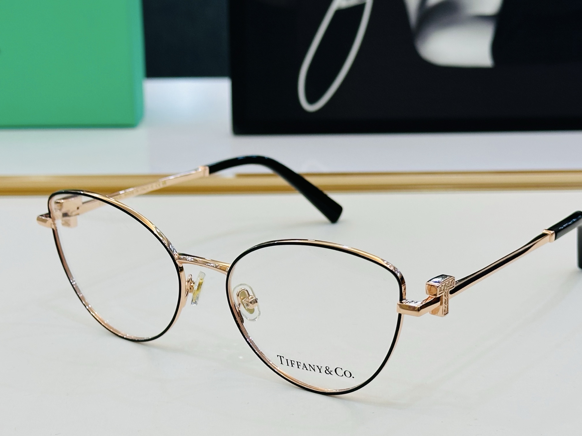 蒂芙家 Tiffany & CO. TF1159B Size：57口18-140 时尚太阳镜架 👍L多色