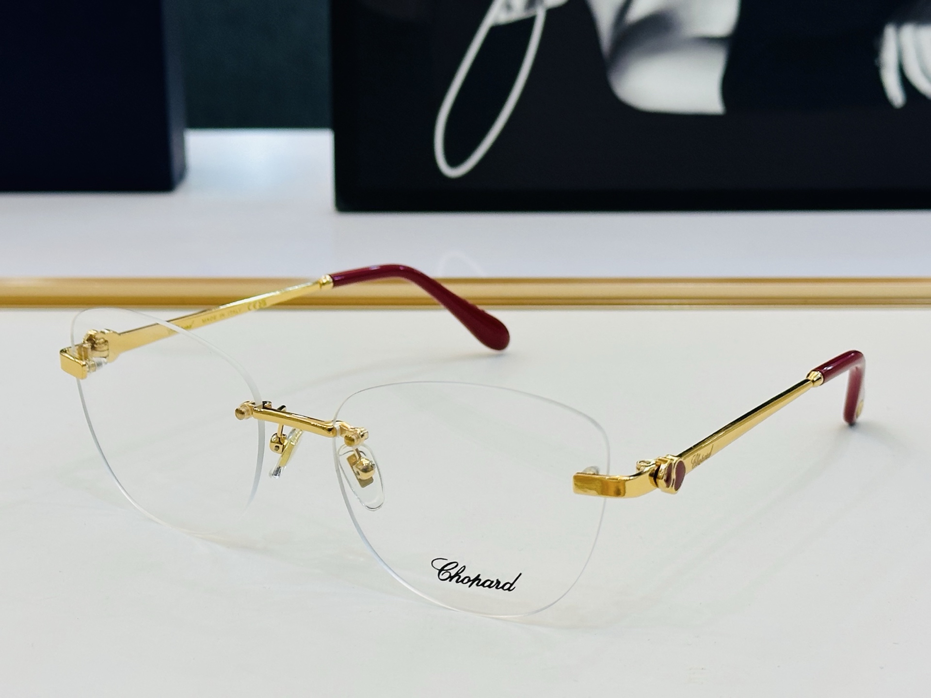 原版 ChoPard肖邦 MODEL SCHG975 Size：58口17-142 以现代时尚的设计风格