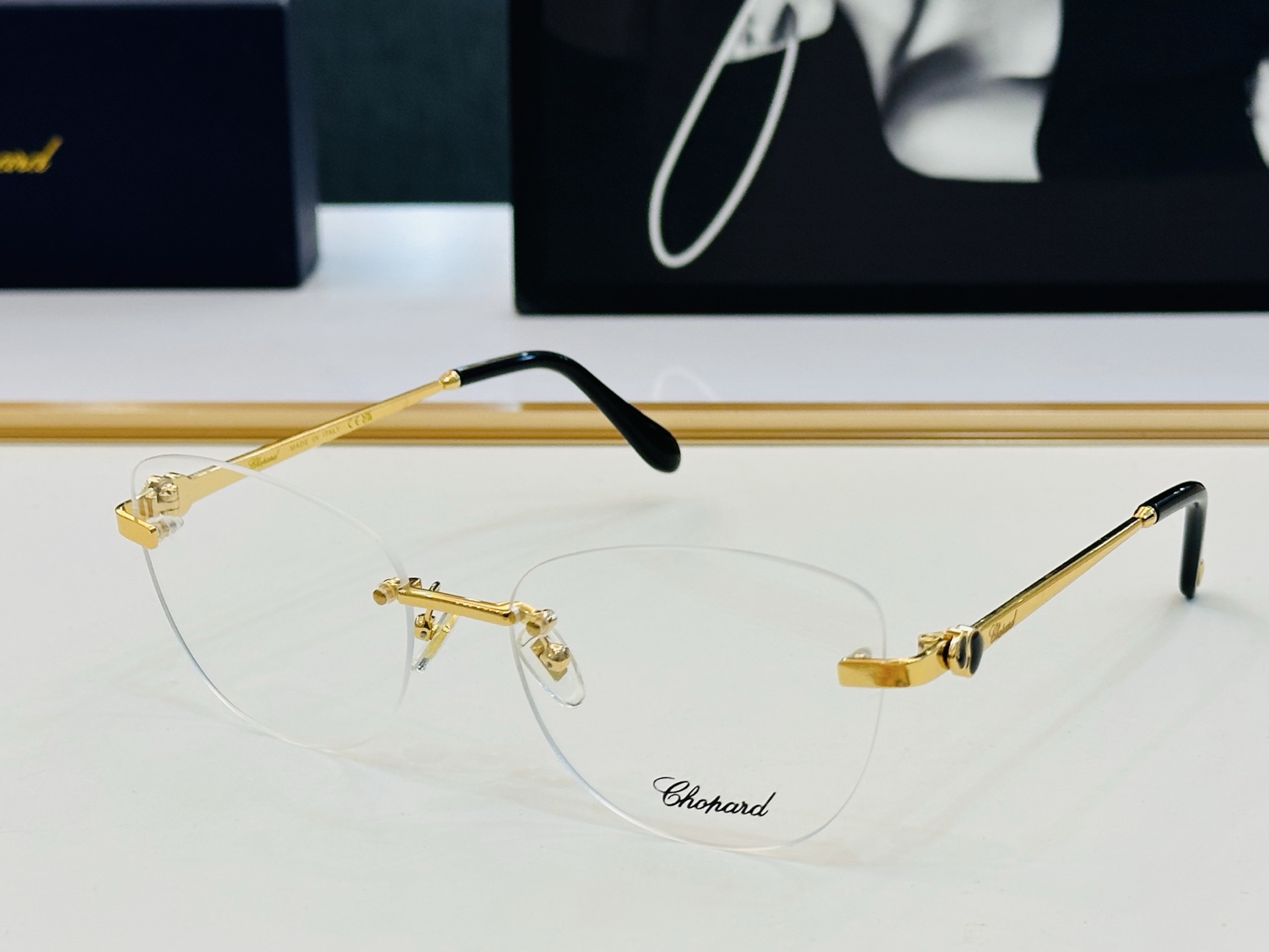 原版 ChoPard肖邦 MODEL SCHG975 Size：58口17-142 以现代时尚的设计风格