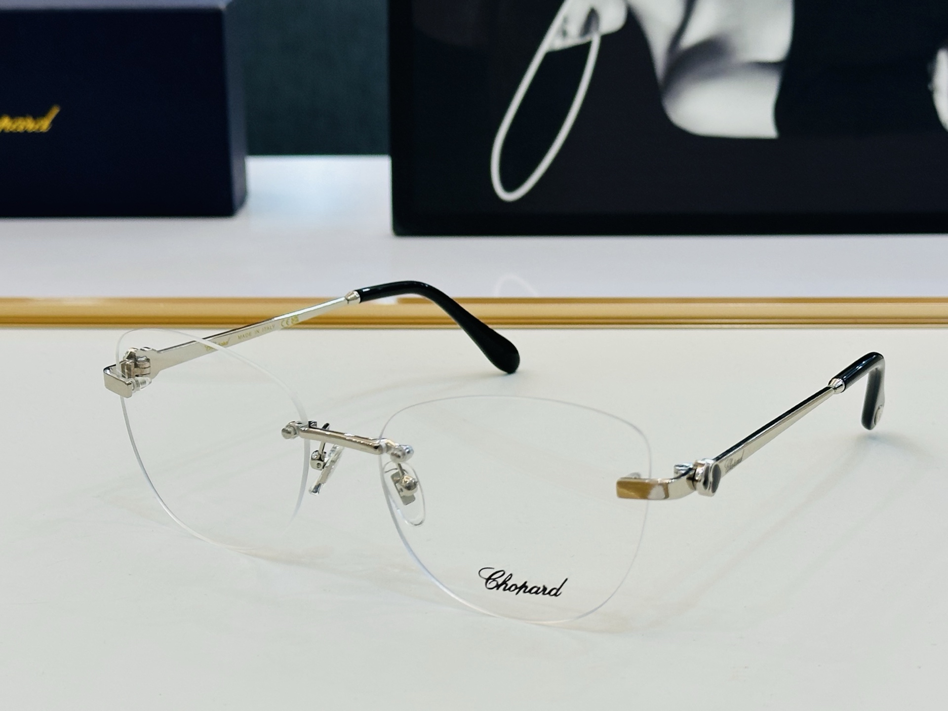 原版 ChoPard肖邦 MODEL SCHG975 Size：58口17-142 以现代时尚的设计风格