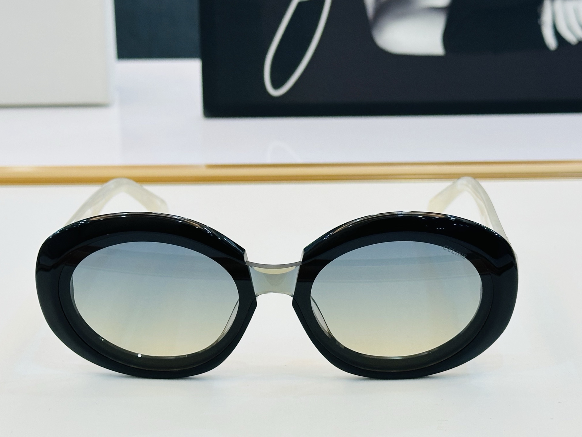【CELINE】赛琳 CL42123U Size：54口22-145 一直热销的款式 欧美风 光泽度好 