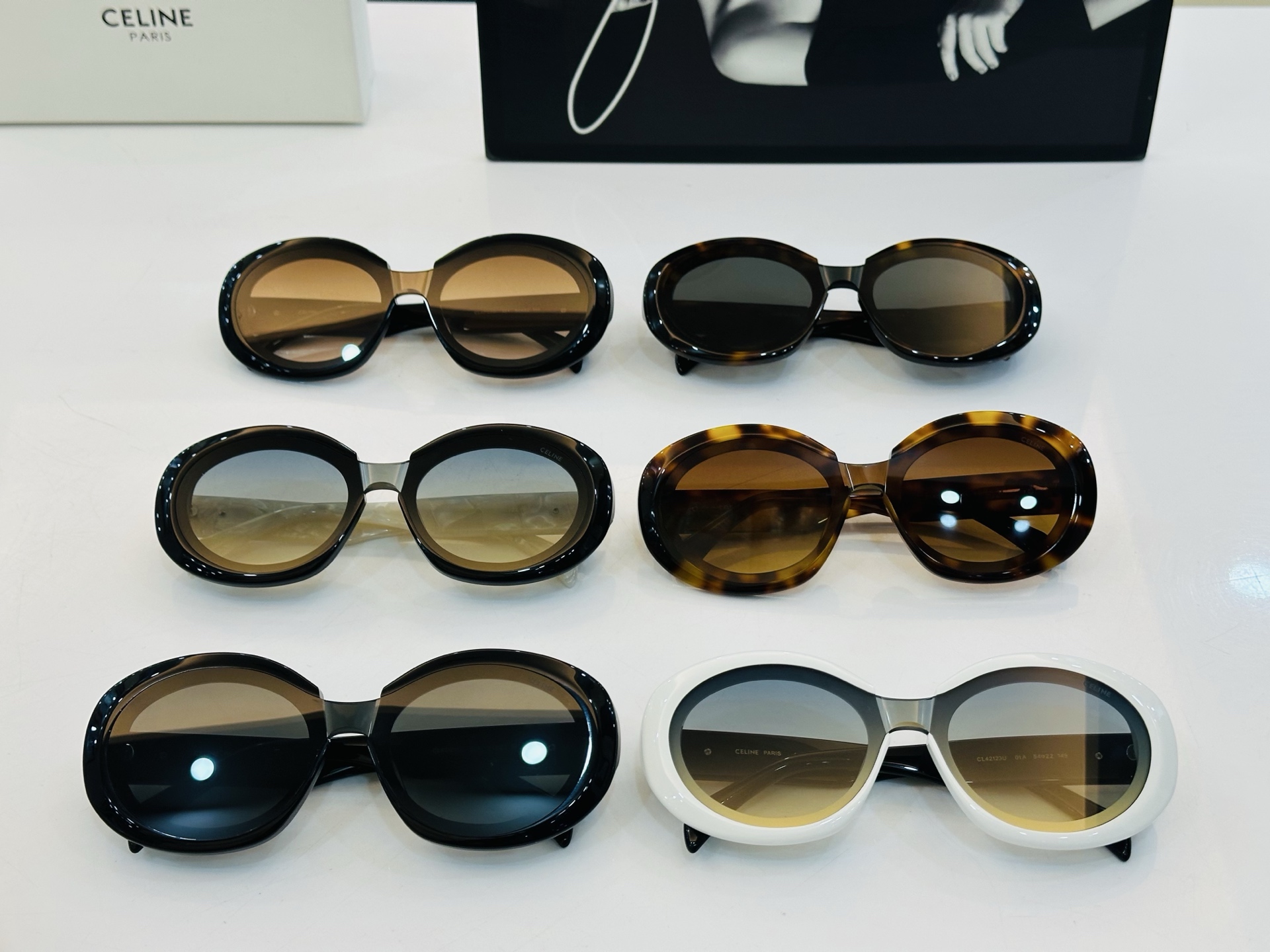 【CELINE】赛琳 CL42123U Size：54口22-145 一直热销的款式 欧美风 光泽度好 