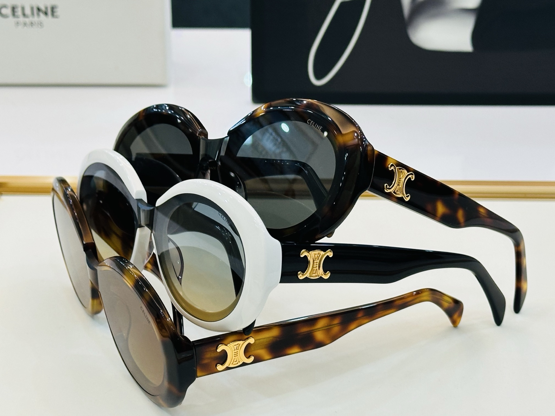 【CELINE】赛琳 CL42123U Size：54口22-145 一直热销的款式 欧美风 光泽度好 