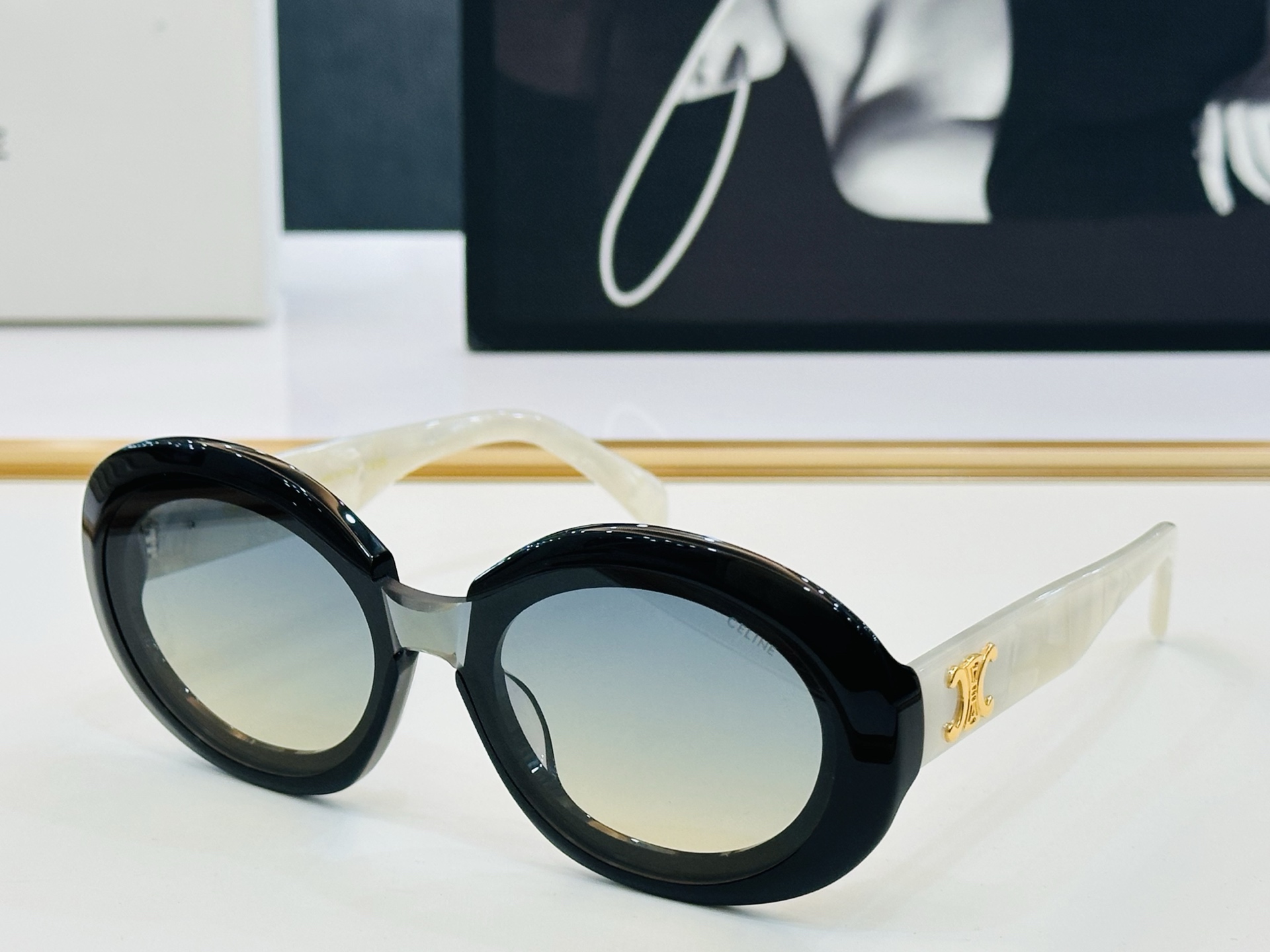 【CELINE】赛琳 CL42123U Size：54口22-145 一直热销的款式 欧美风 光泽度好 