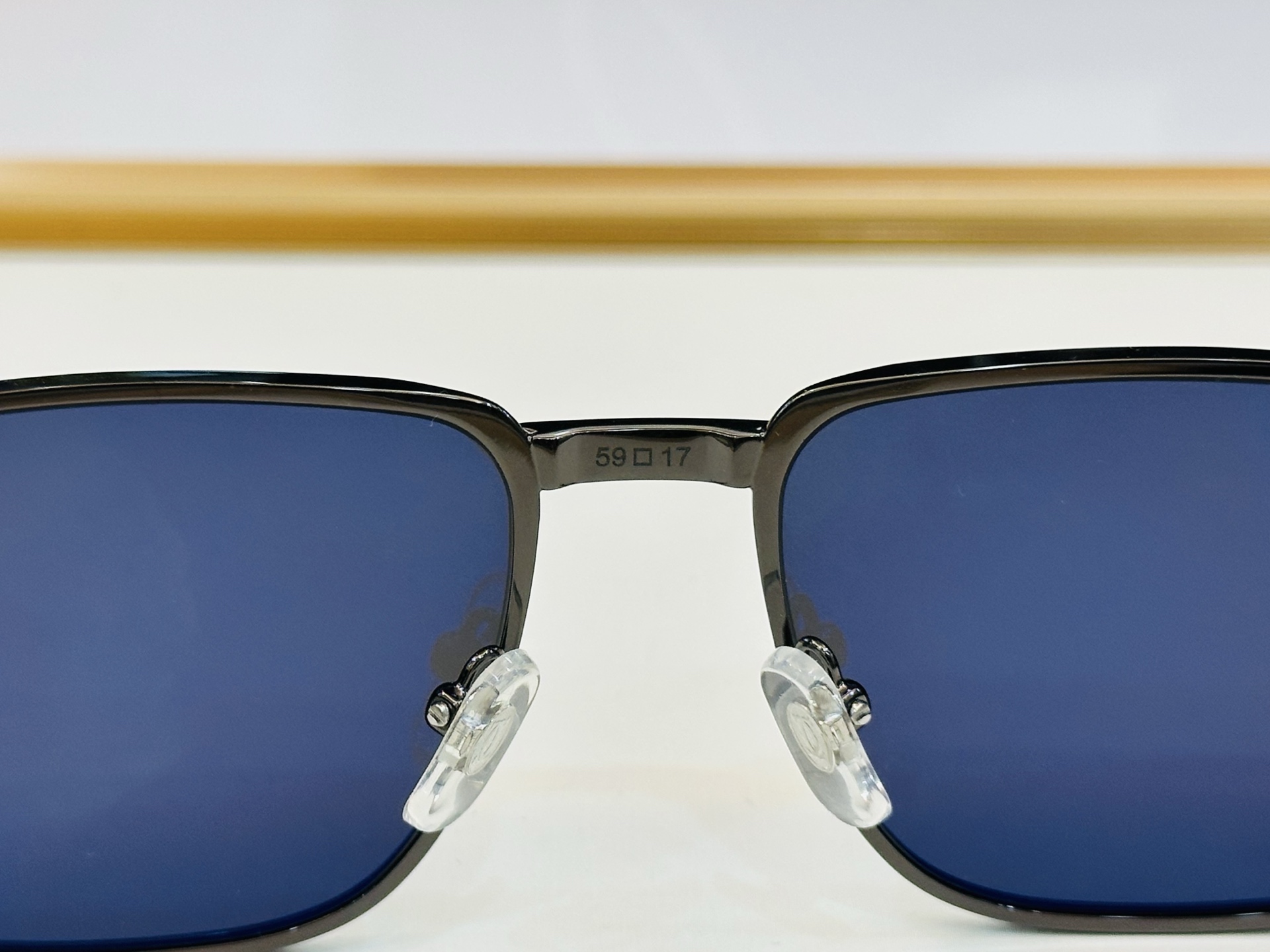 Cartie* 卡家 太阳镜 CT30170 Size：59口17-145 电镀工艺精湛气质十足！CC男