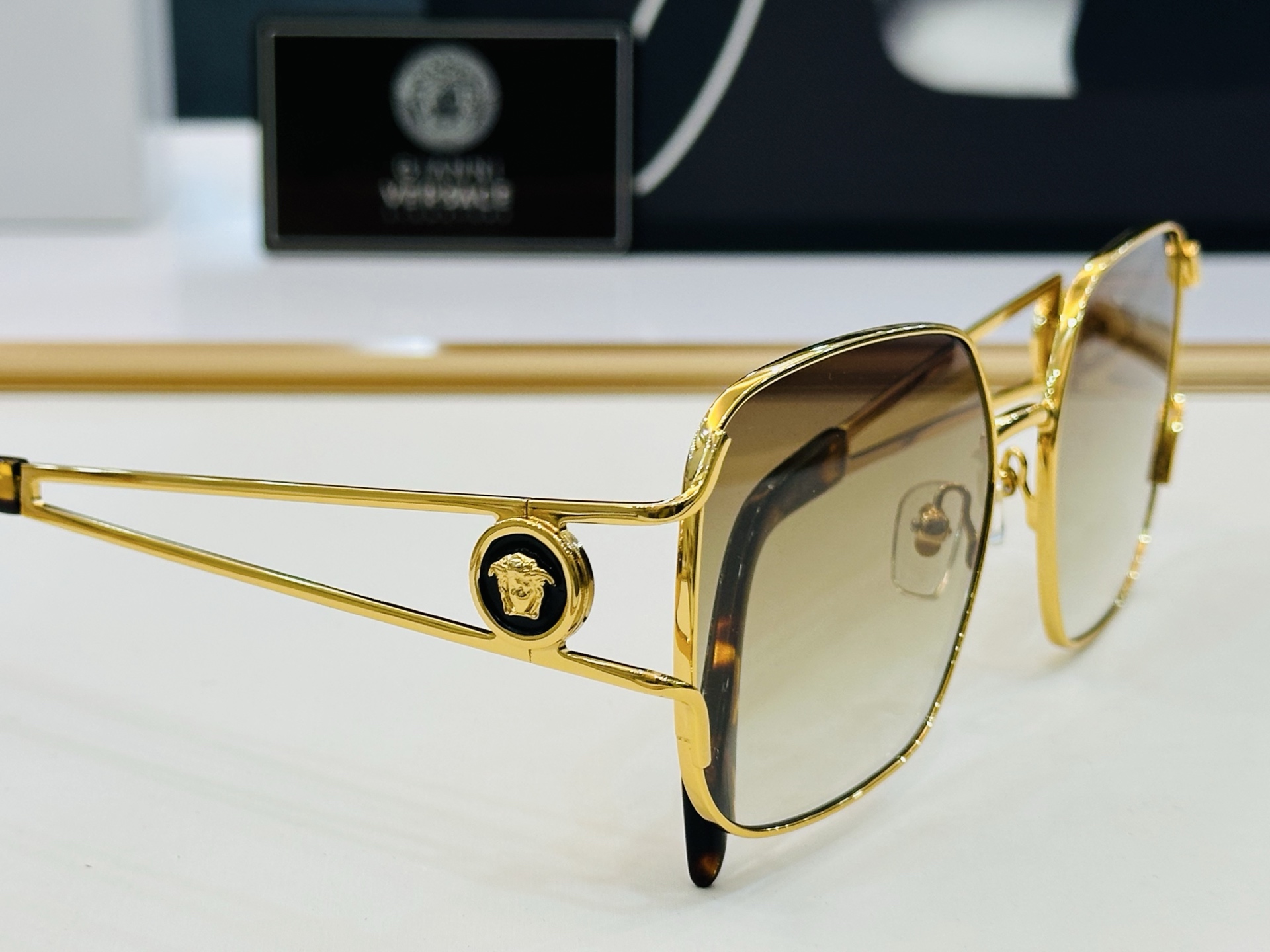 🎉🎉范思家 VERSACE✨VE2292 Size：59口17-140  ✨q有范 