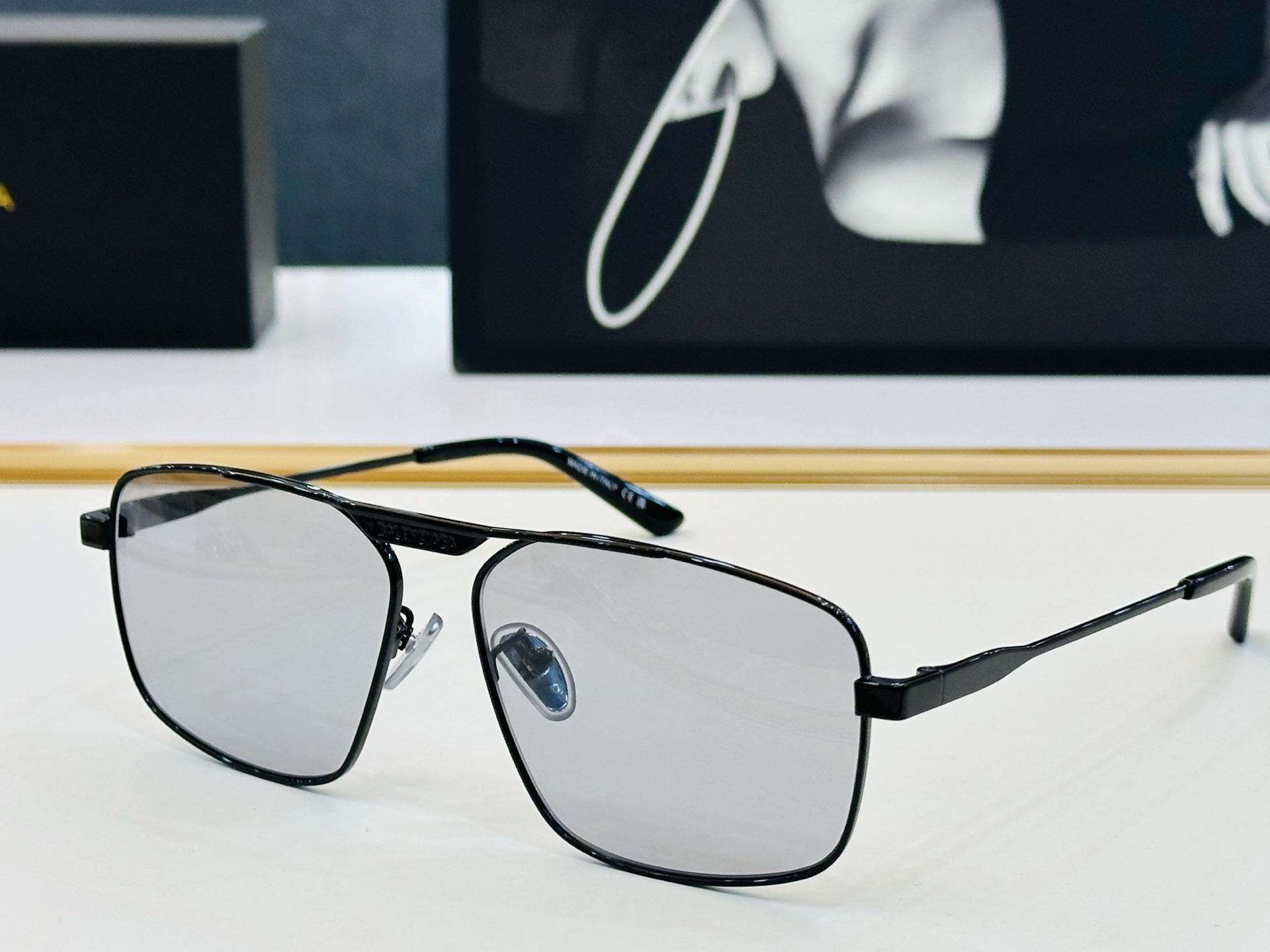 BALENCIAGA巴黎世家 BB0418SK SIZE：62口14-145 最新 版型很特别的设计 C