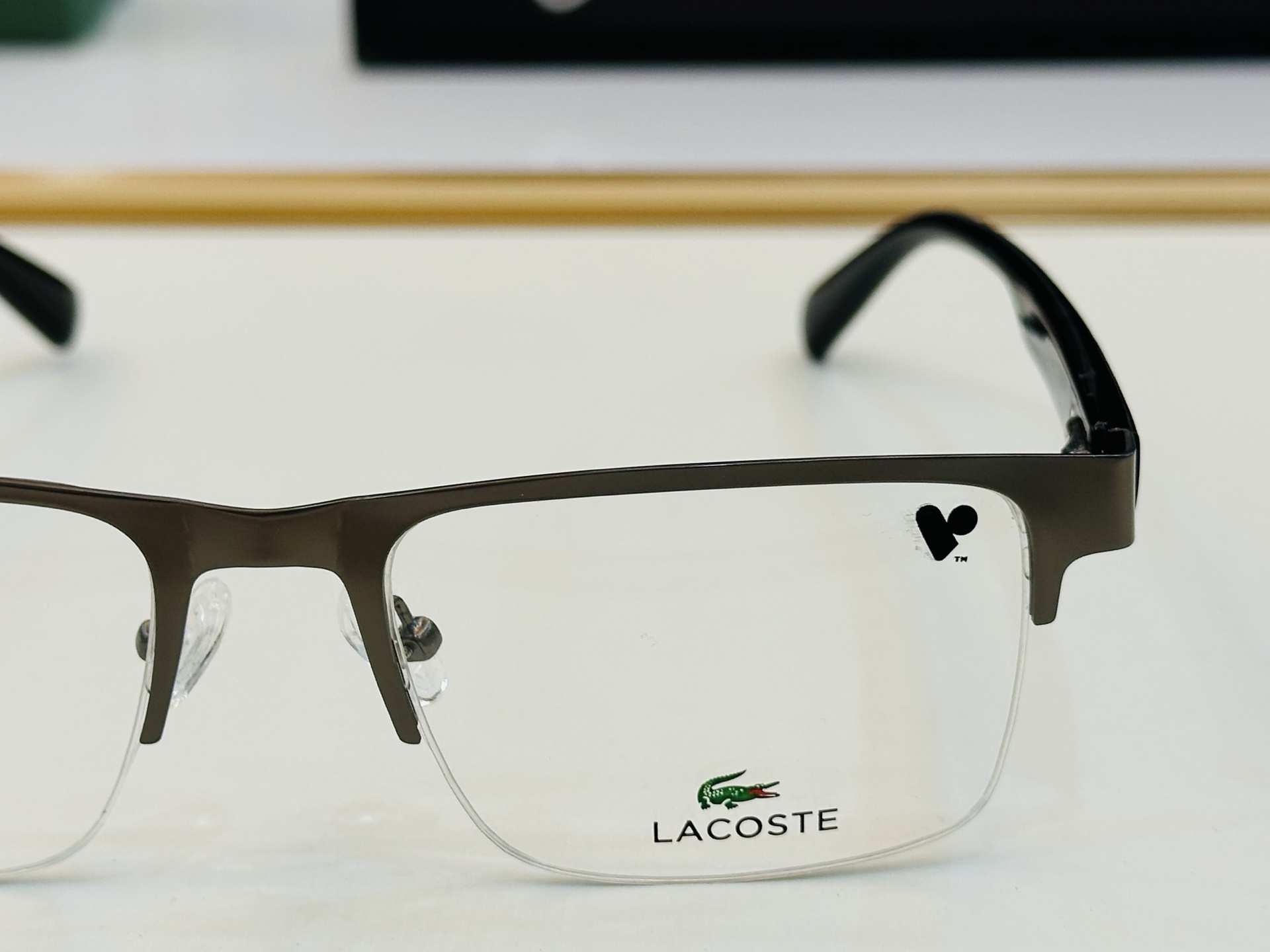 🆕 鳄鱼 LACOSTE 最新款L2299  Size：54口18-145 💫💫时尚舒适  💍J超轻 配