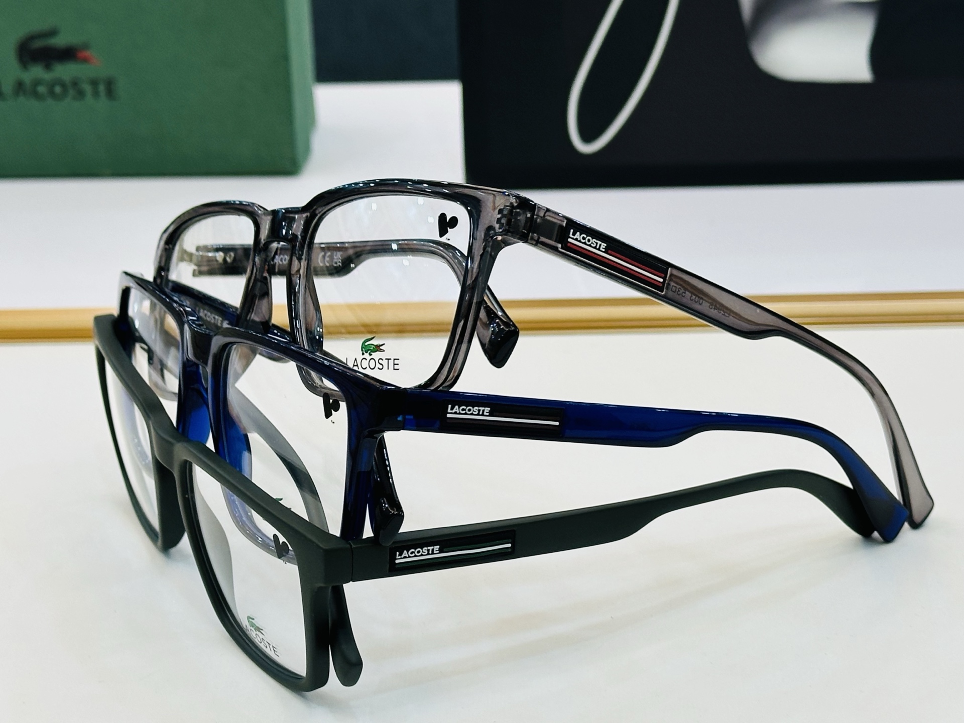 🆕 鳄鱼 LACOSTE 最新款L2948  Size：53口18-145 💫💫时尚舒适  💍J超轻 配