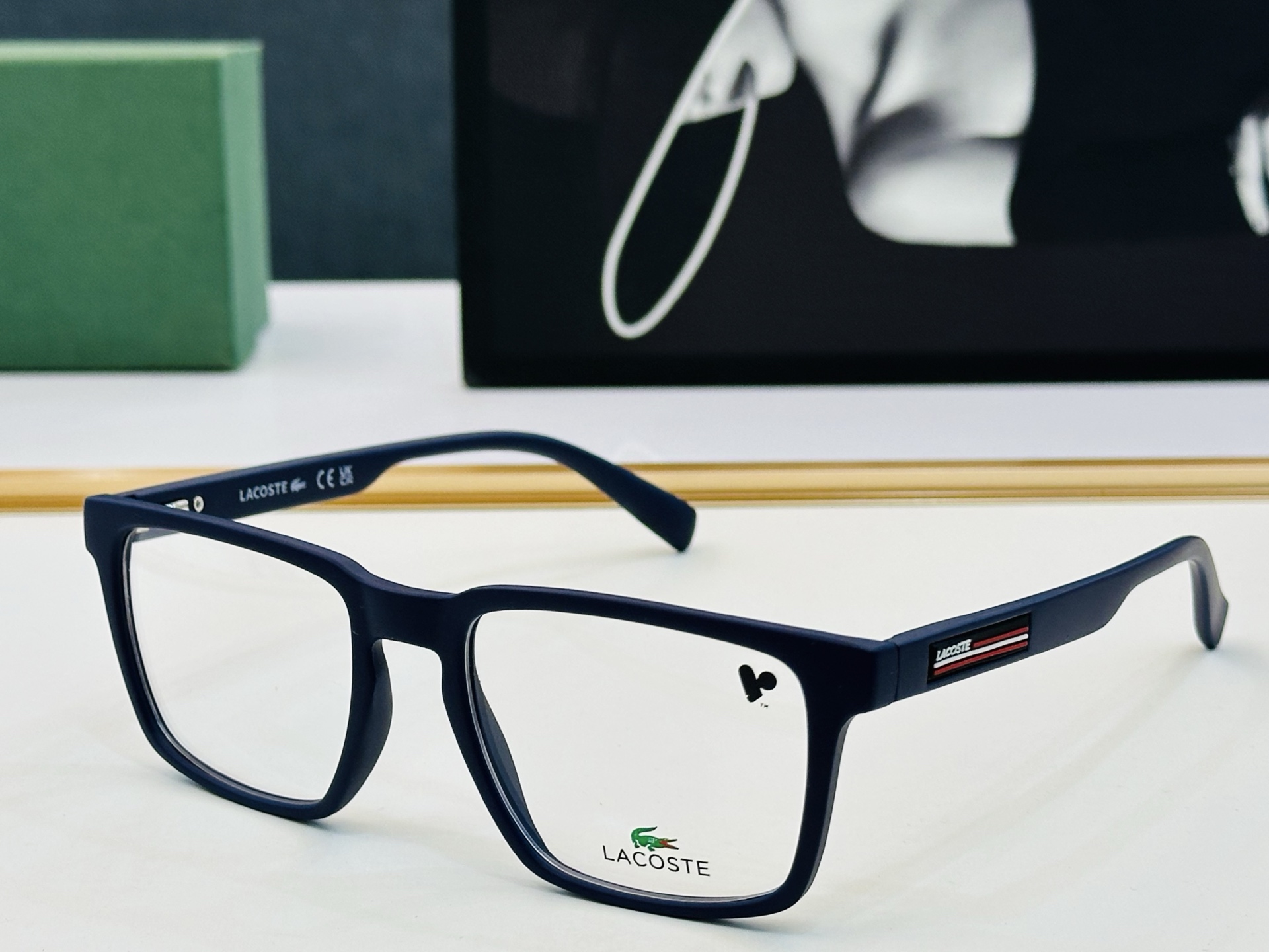 🆕 鳄鱼 LACOSTE 最新款L2948  Size：53口18-145 💫💫时尚舒适  💍J超轻 配