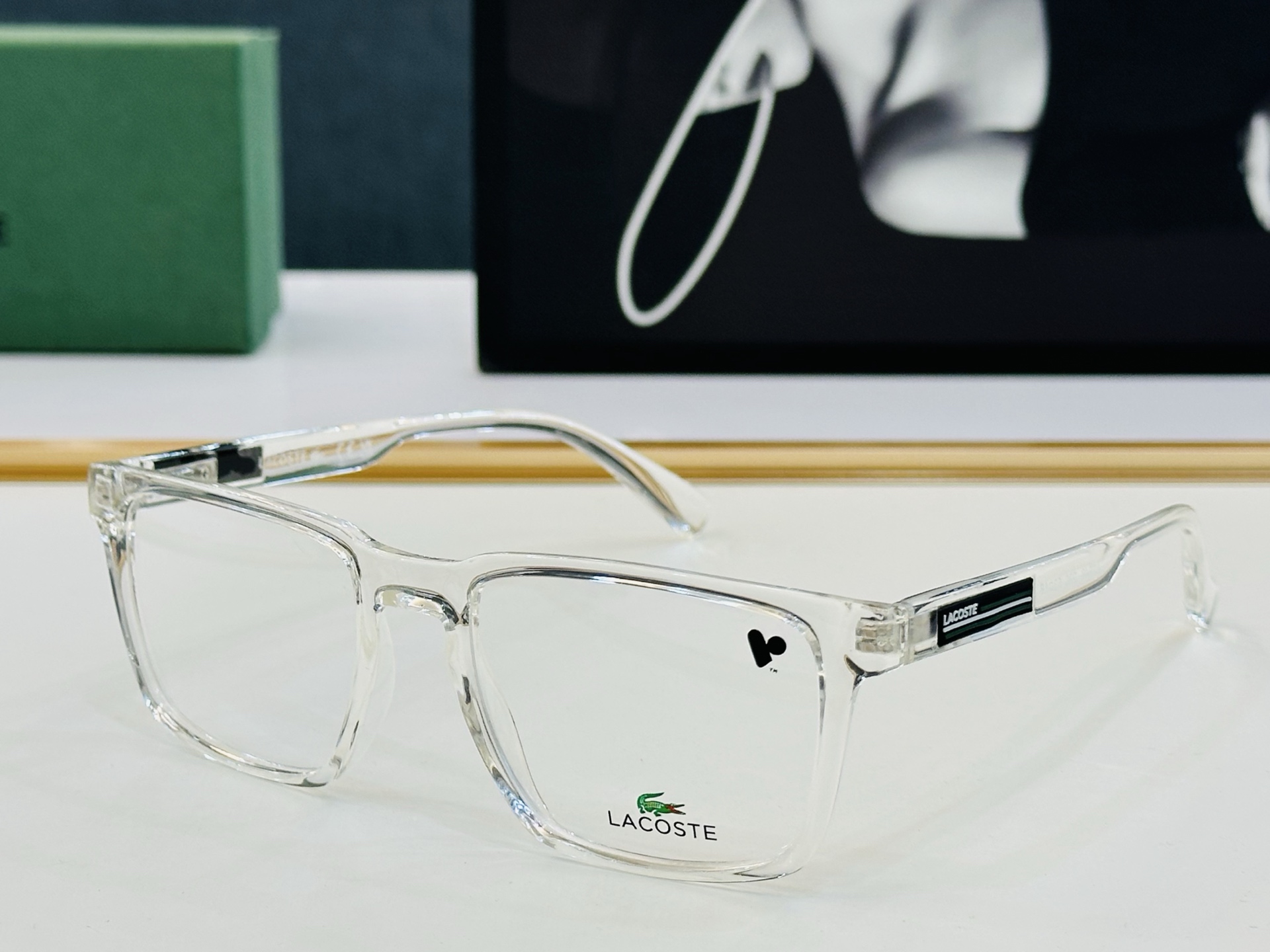 🆕 鳄鱼 LACOSTE 最新款L2948  Size：53口18-145 💫💫时尚舒适  💍J超轻 配
