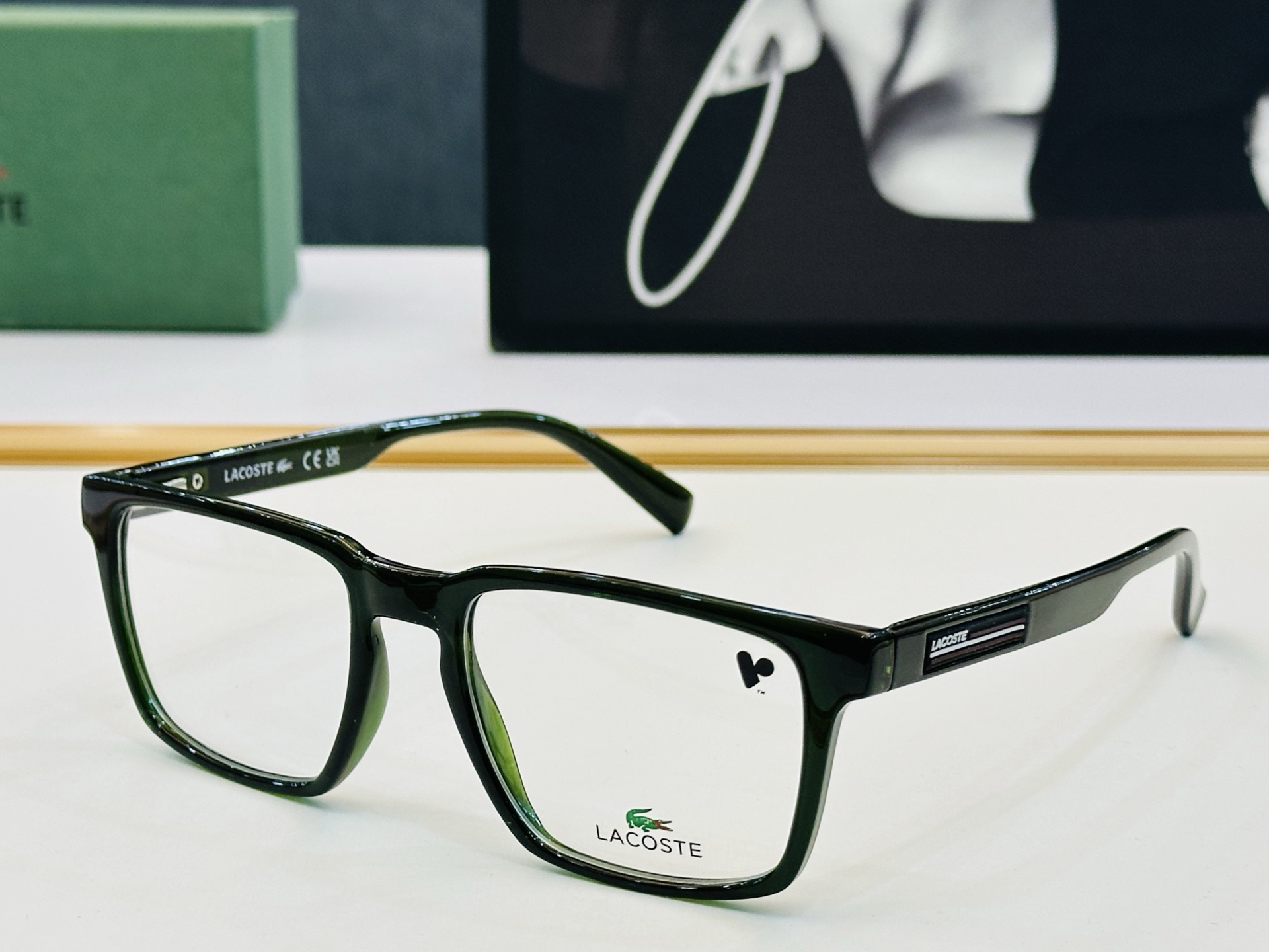 🆕 鳄鱼 LACOSTE 最新款L2948  Size：53口18-145 💫💫时尚舒适  💍J超轻 配