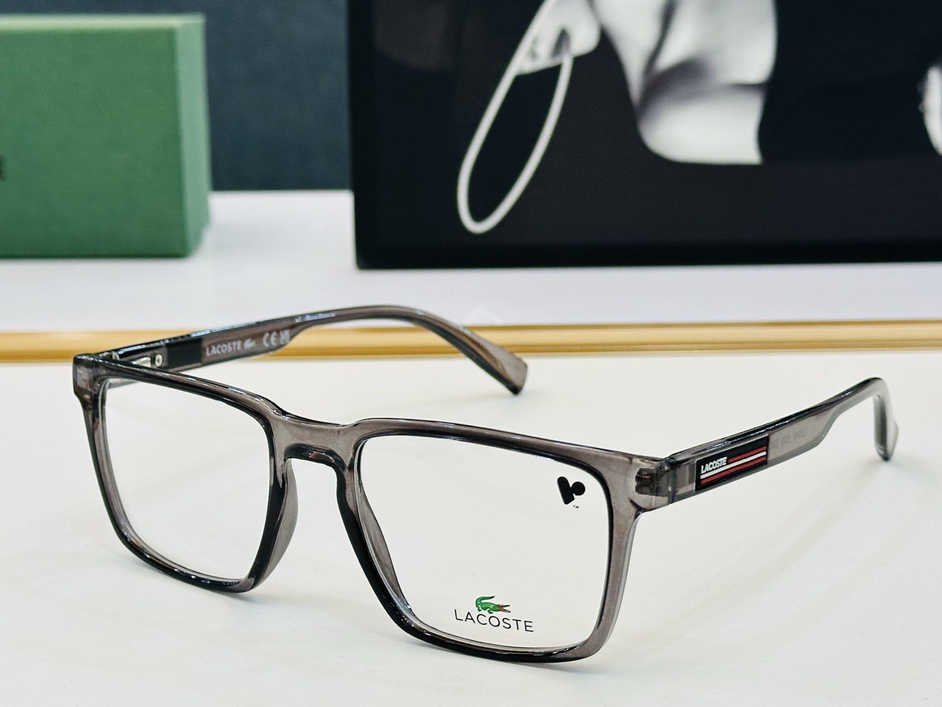 🆕 鳄鱼 LACOSTE 最新款L2948  Size：53口18-145 💫💫时尚舒适  💍J超轻 配