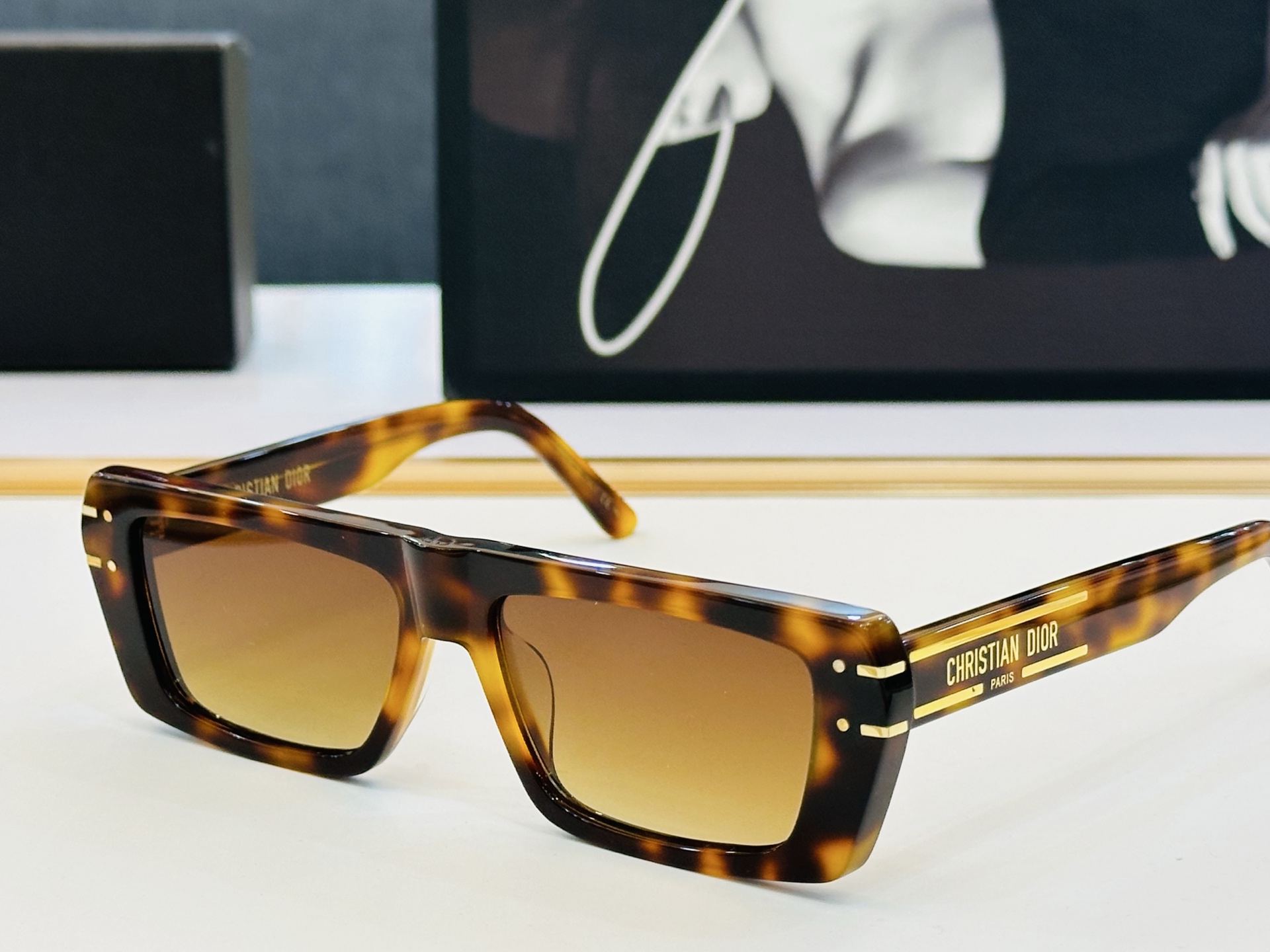 🔻🔻🔻DIO* 迪家 DSGTS2UXR Size：56口16-145   春夏款墨镜 😎🔆。。搭配镜腿