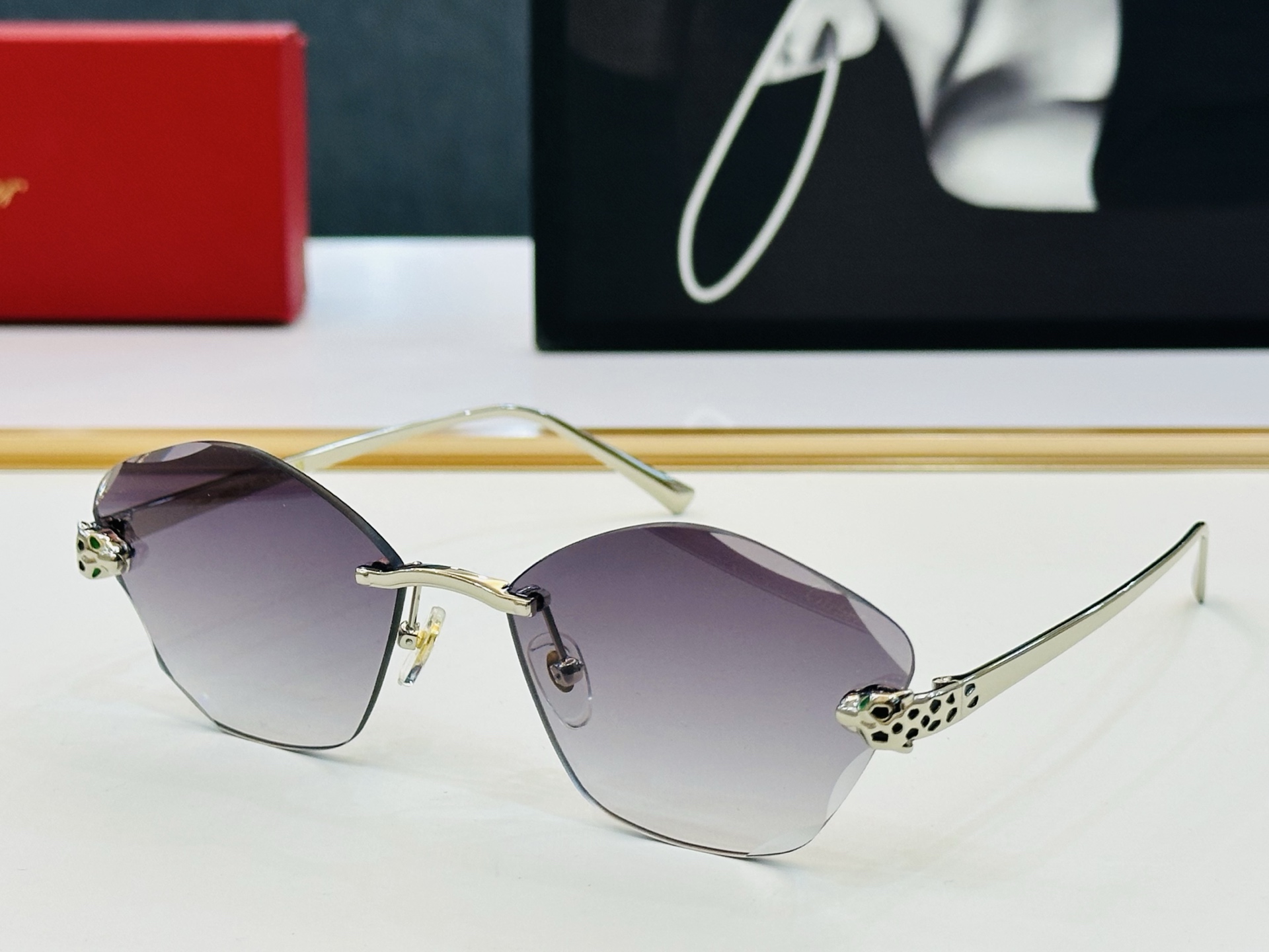 Cartie* 卡家 CT0476S 太阳镜 Size：60口18-140 工艺精湛气质十足！q男女同款