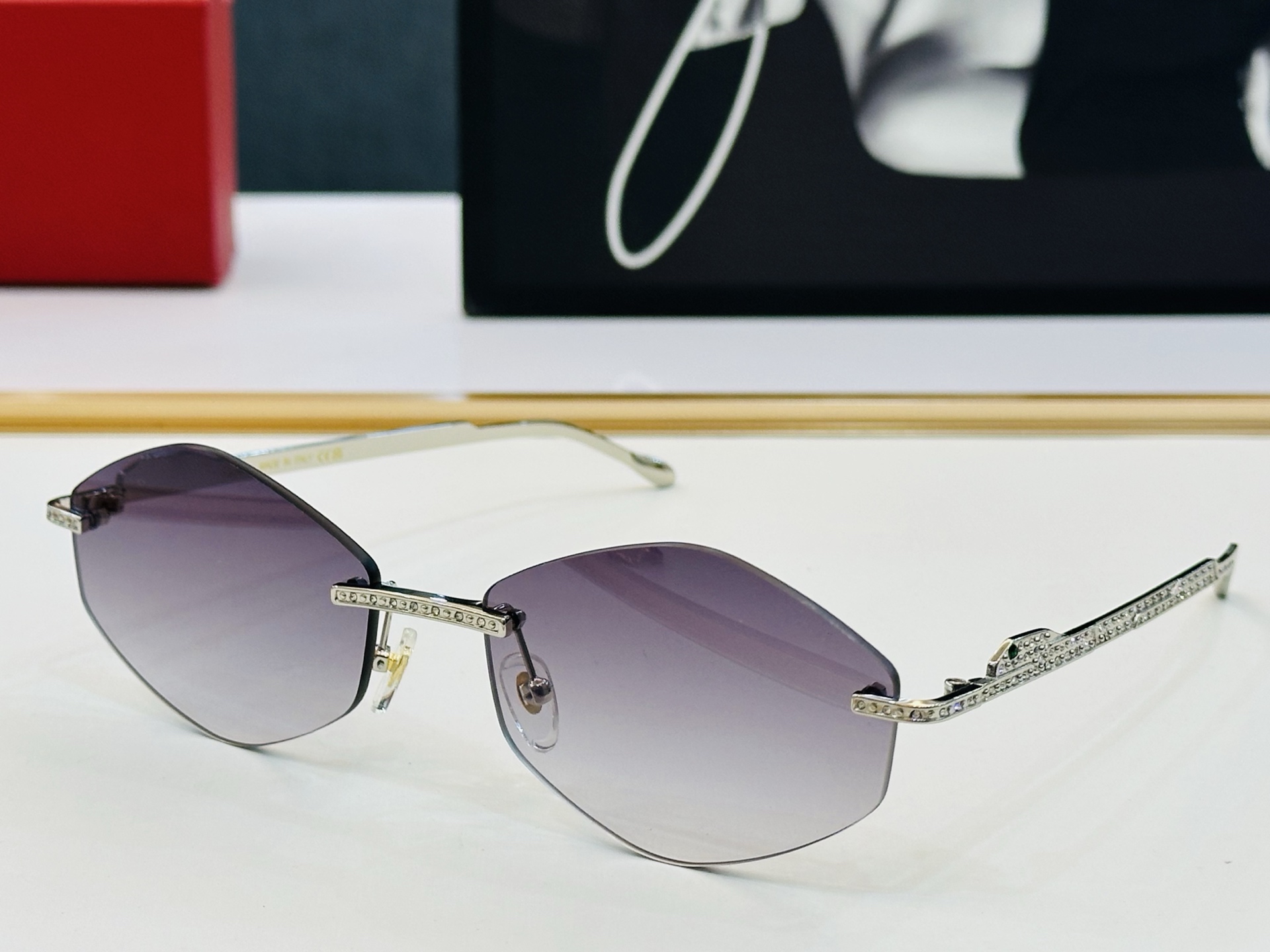 Cartie* 卡家 CT0487S 太阳镜 Size：61口18-140 工艺精湛气质十足！q男女同款