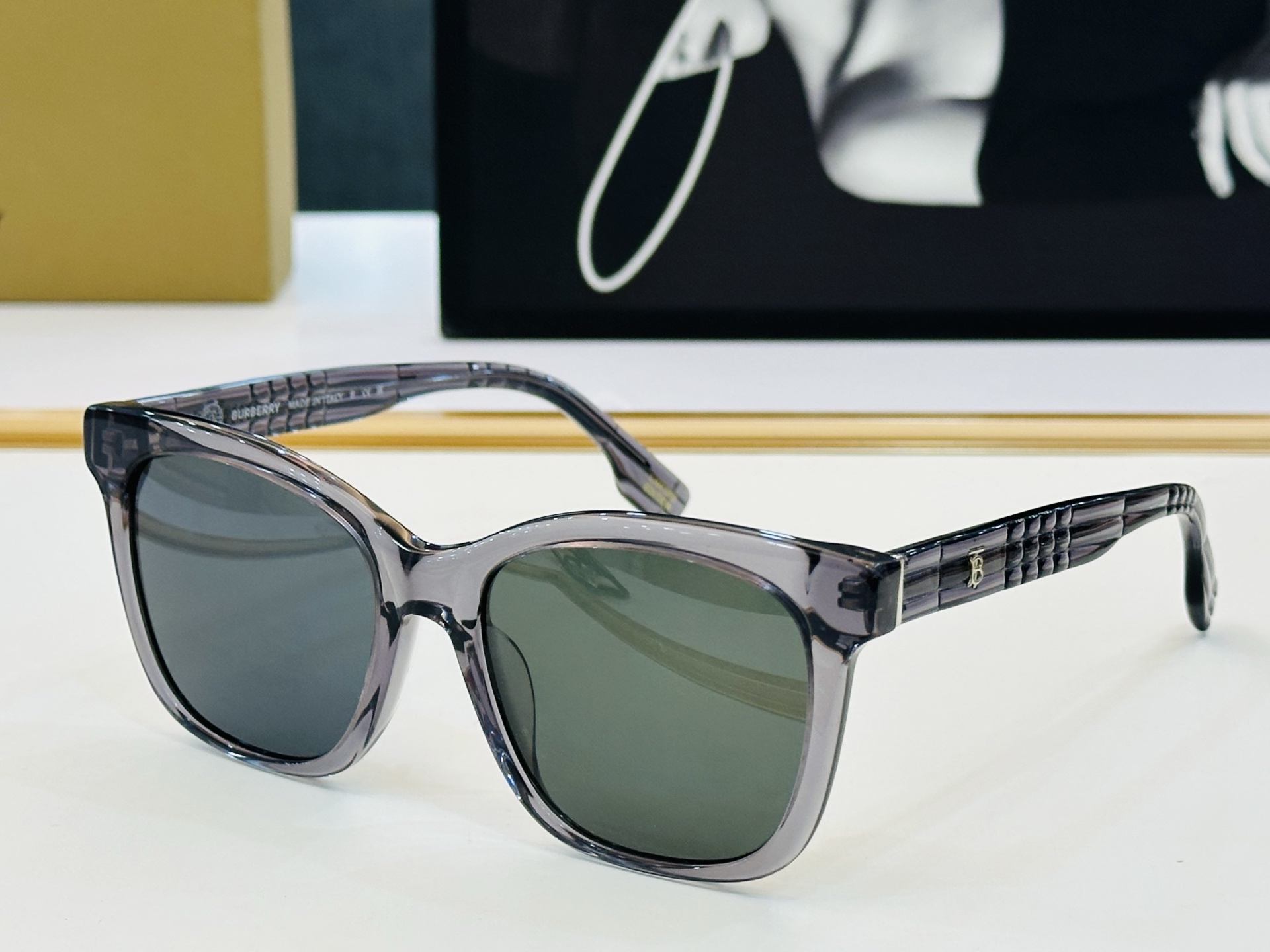高品质✨BURBERR*✨ 巴家 B2363 Size：53口17-140  女款太阳眼镜得意🌲🌲 E高