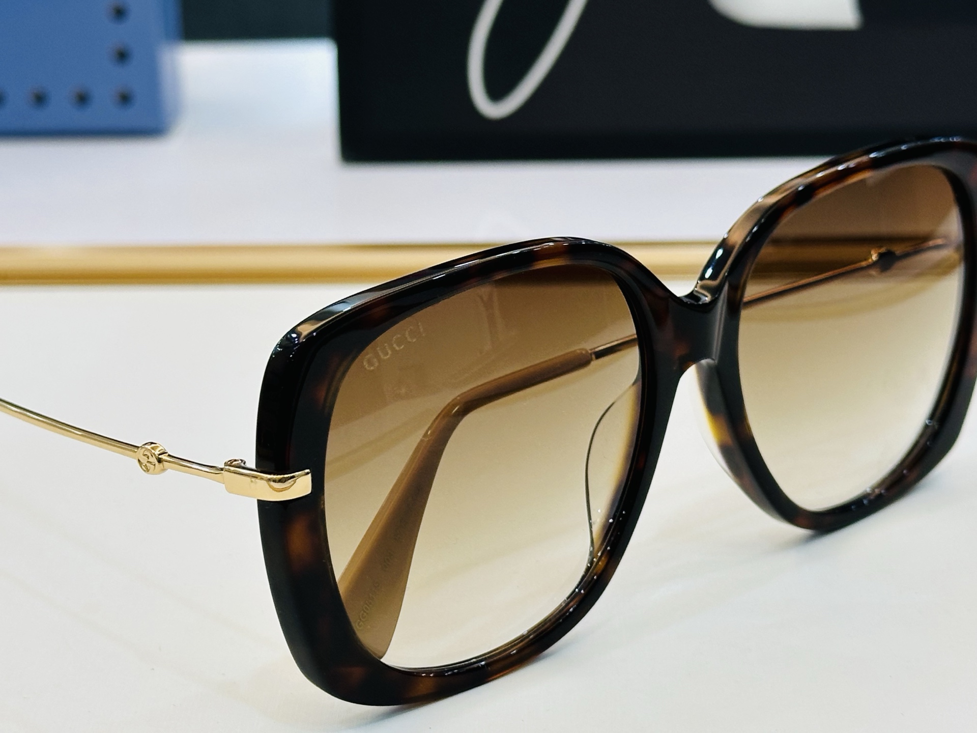 GUCCl*古家 时尚太阳镜 GG0511S Size：57口17-140   🎈超时尚☀E 🙏完美板材
