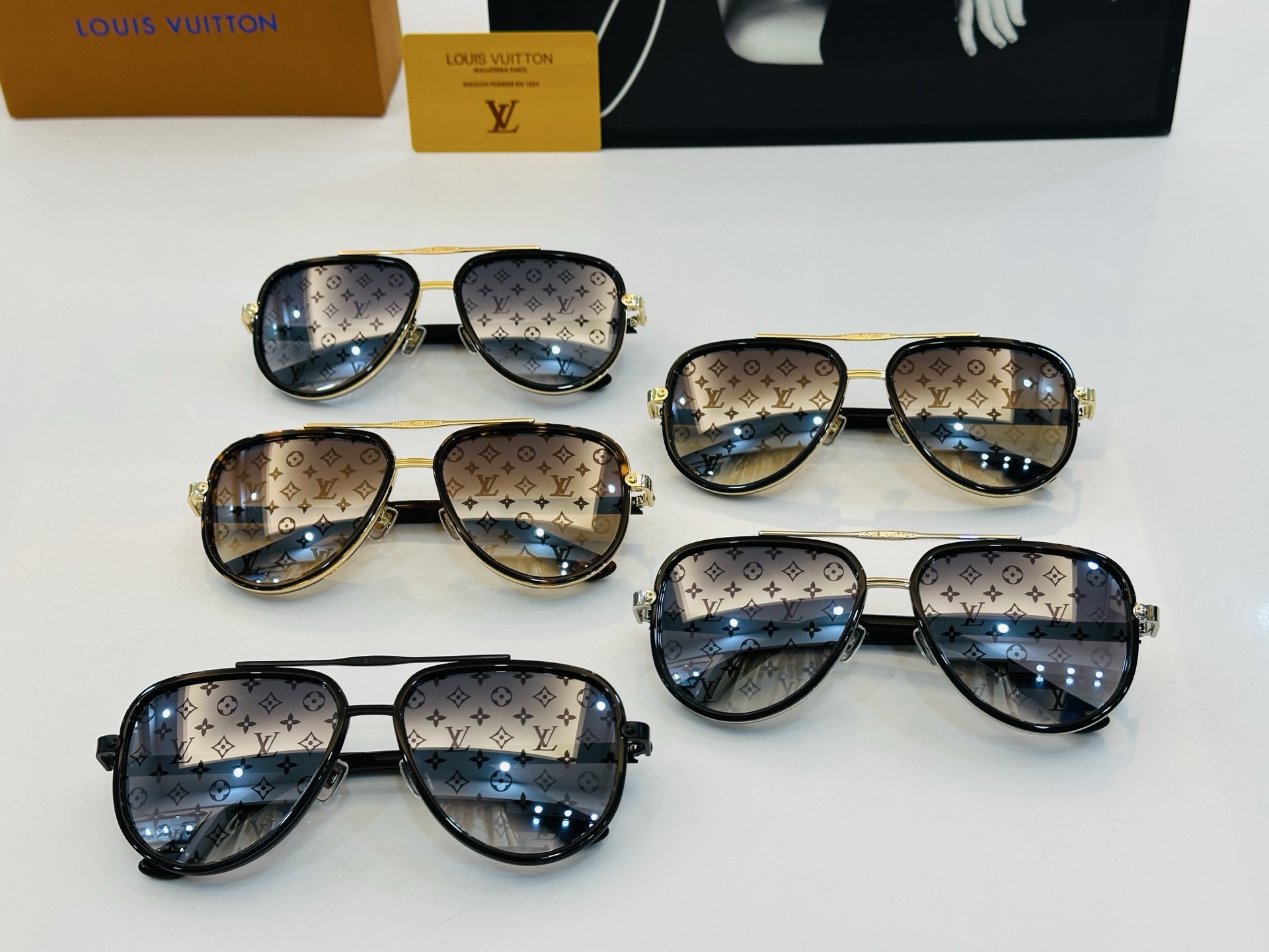 路易家 LOUIS *VUITON 原单高品质 Model Z2510U 高端货 Size：58口17-
