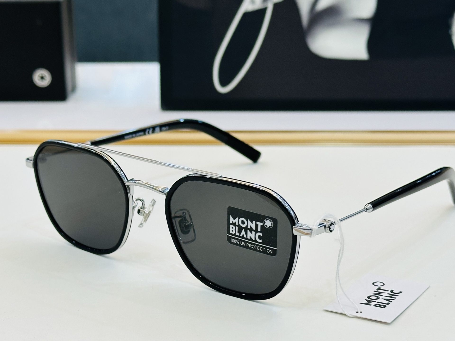 官网新品 MONTBLANC 万宝龙 MB0391 Size：51口21-145   做工精良 👍👍W 