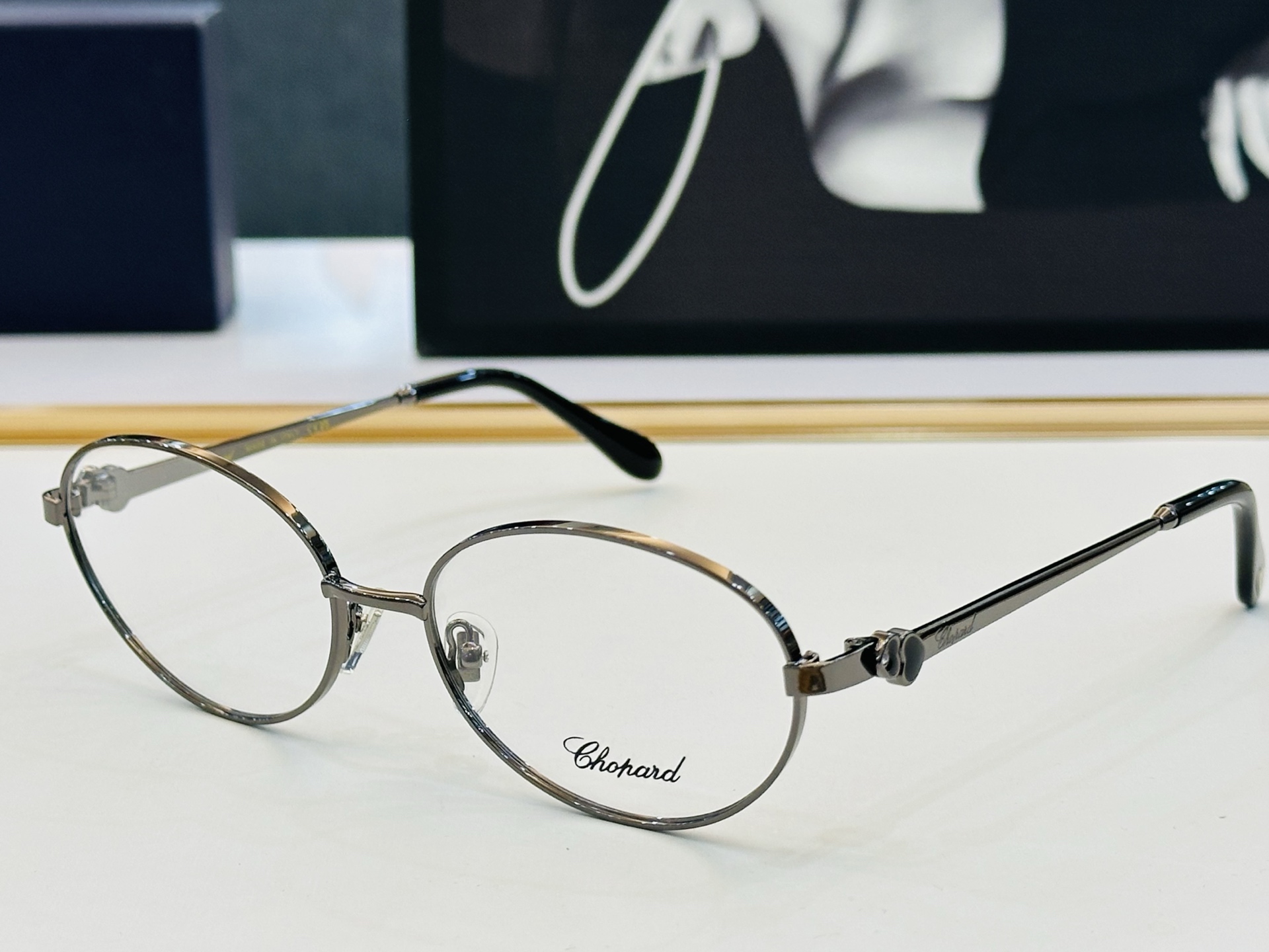 原版 ChoPard肖邦 MODEL SCHG973 Size：57口17-142 以现代时尚的设计风格