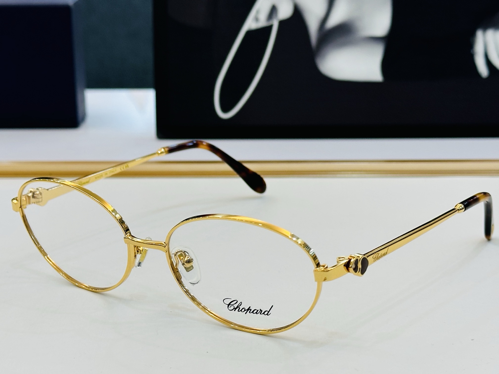 原版 ChoPard肖邦 MODEL SCHG973 Size：57口17-142 以现代时尚的设计风格