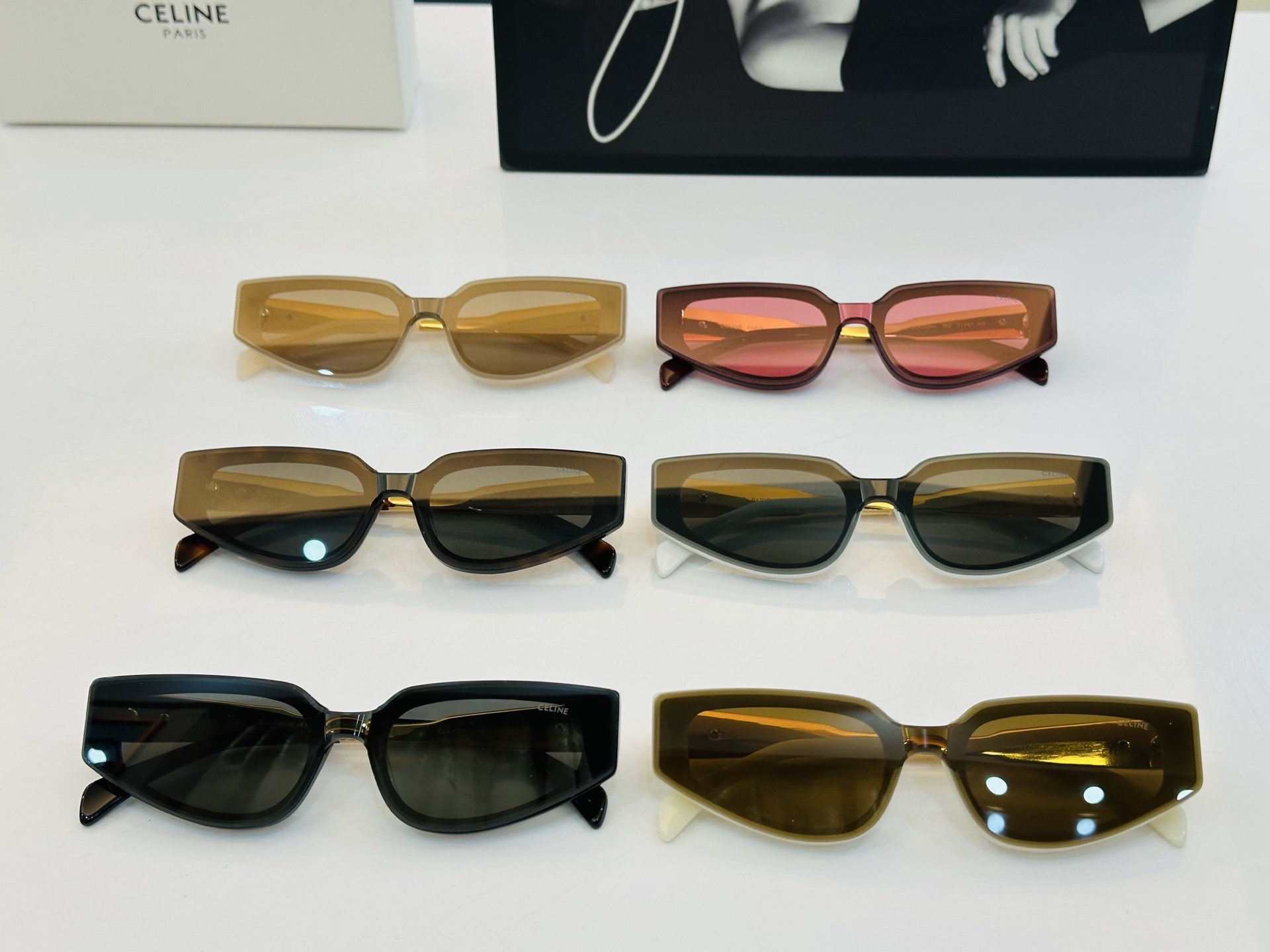 【CELINE】赛琳 CL42098U Size：51口21-145 一直热销的款式 欧美风 光泽度好 