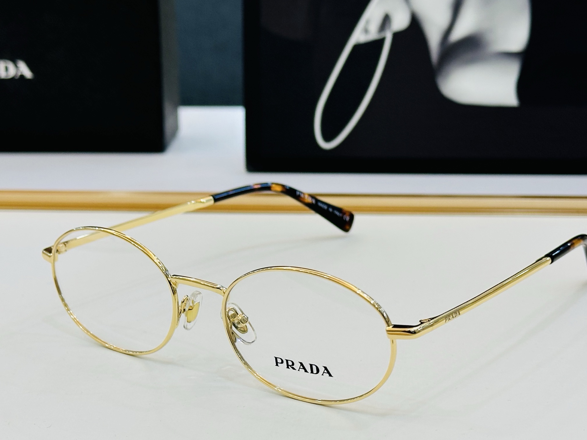 🔺PRAD*🔻普家 OPRA57 Size：53口19-145 眼镜系列堪称精湛制作 彰显独特个 Z最新