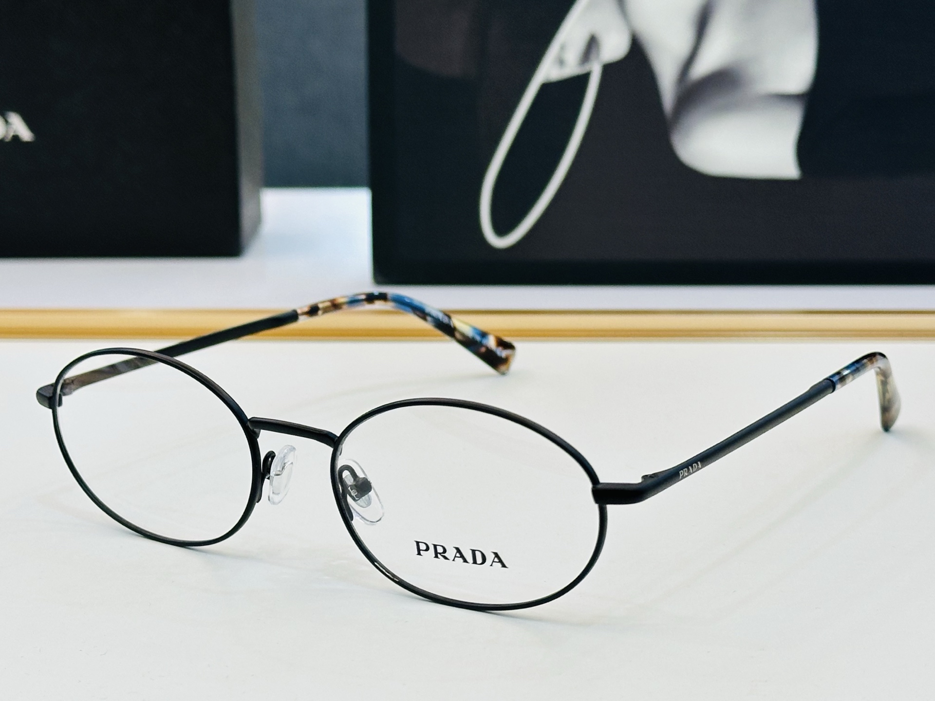 🔺PRAD*🔻普家 OPRA57 Size：53口19-145 眼镜系列堪称精湛制作 彰显独特个 Z最新